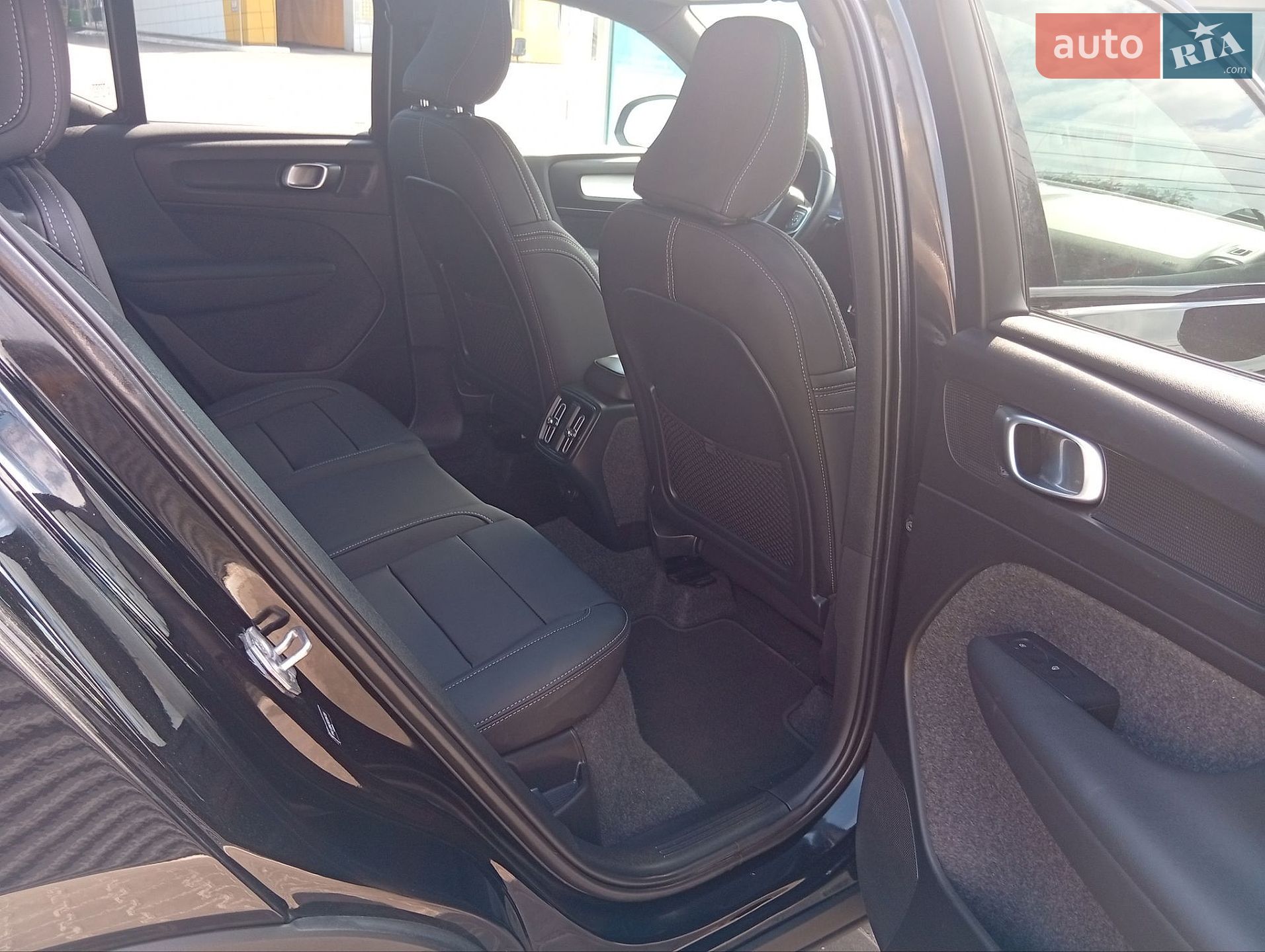 Volvo Xc40 2024 VIN YV4L12UK2R2334739 фото оголошення 17 з 21