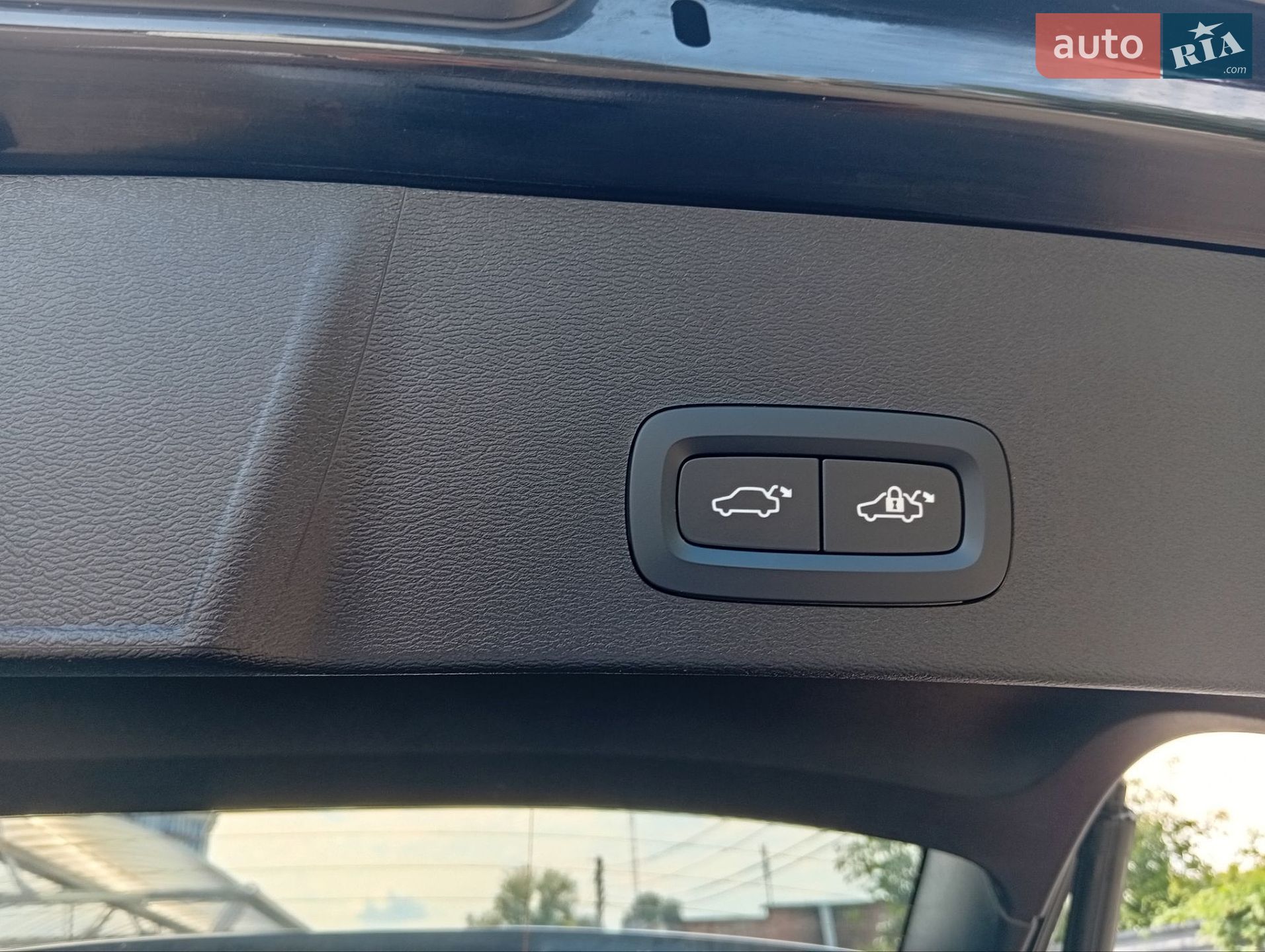 Volvo Xc40 2024 VIN YV4L12UK2R2334739 фото оголошення 19 з 21
