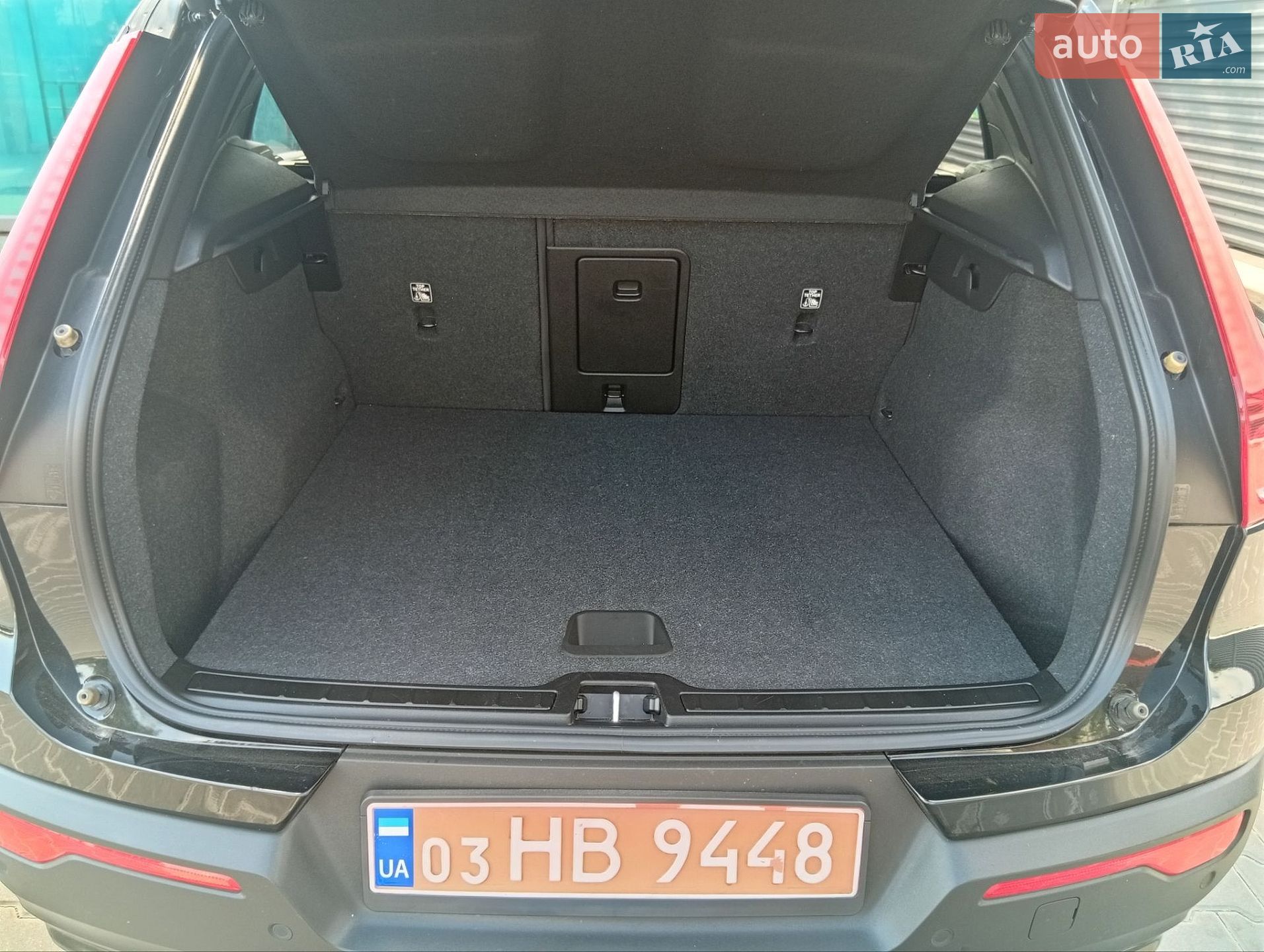 Volvo Xc40 2024 VIN YV4L12UK2R2334739 фото оголошення 18 з 21