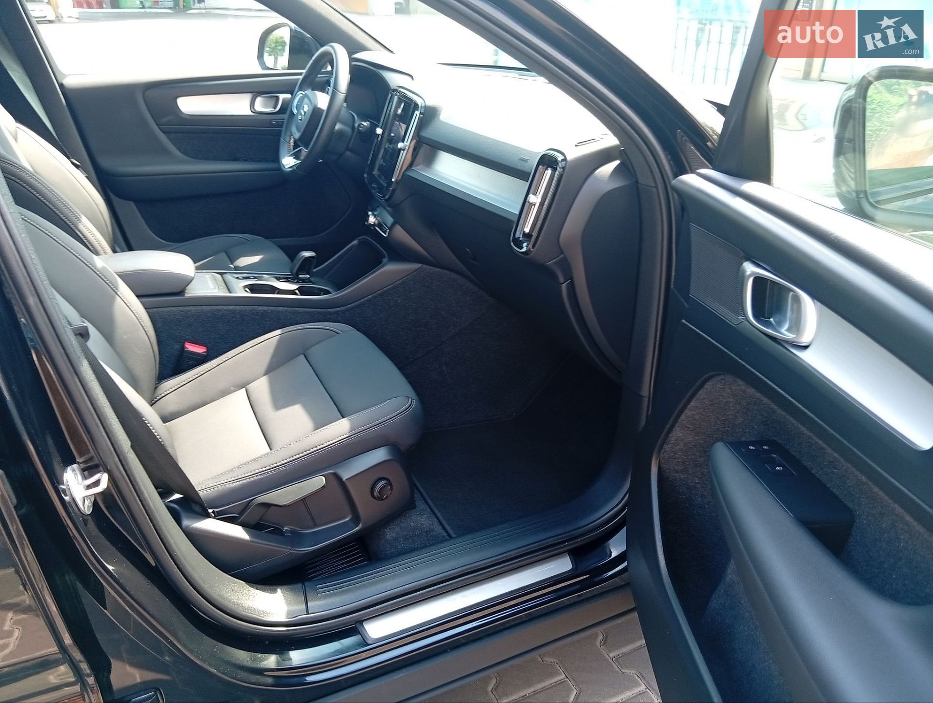Volvo Xc40 2024 VIN YV4L12UK2R2334739 фото оголошення 16 з 21