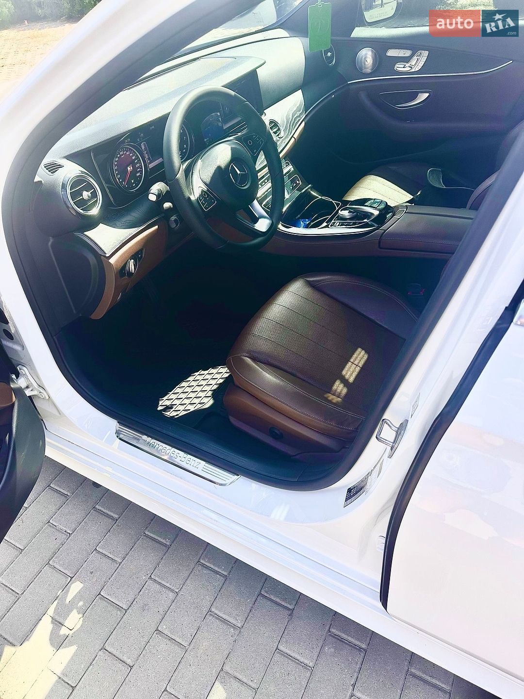 Mercedes-Benz E-Class 2016 VIN WDDZF4JB1HA113772 фото оголошення 9 з 21