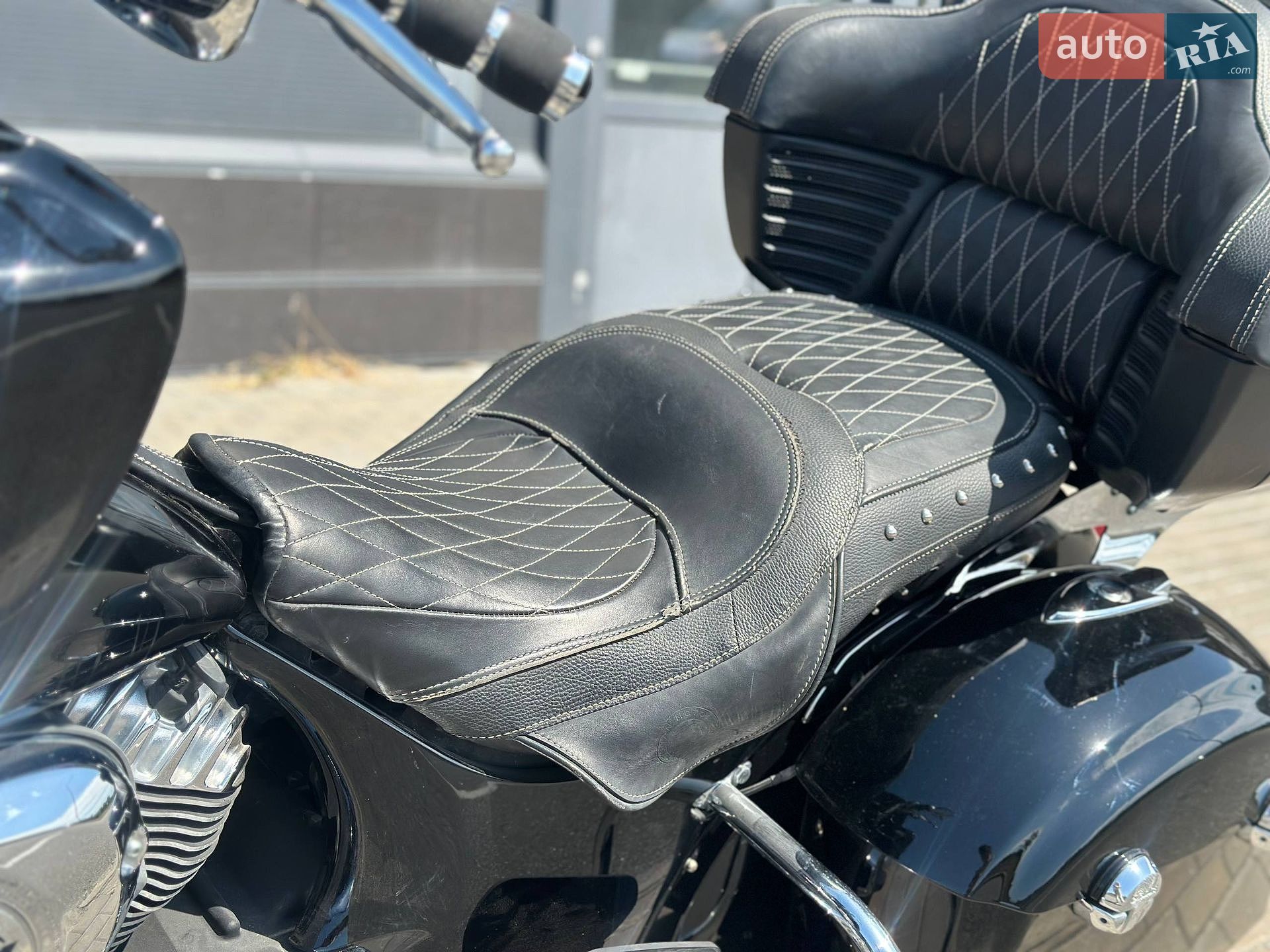 Indian Roadmaster 2017 VIN 56KTRAAA7H3354389 фото оголошення 2 з 14