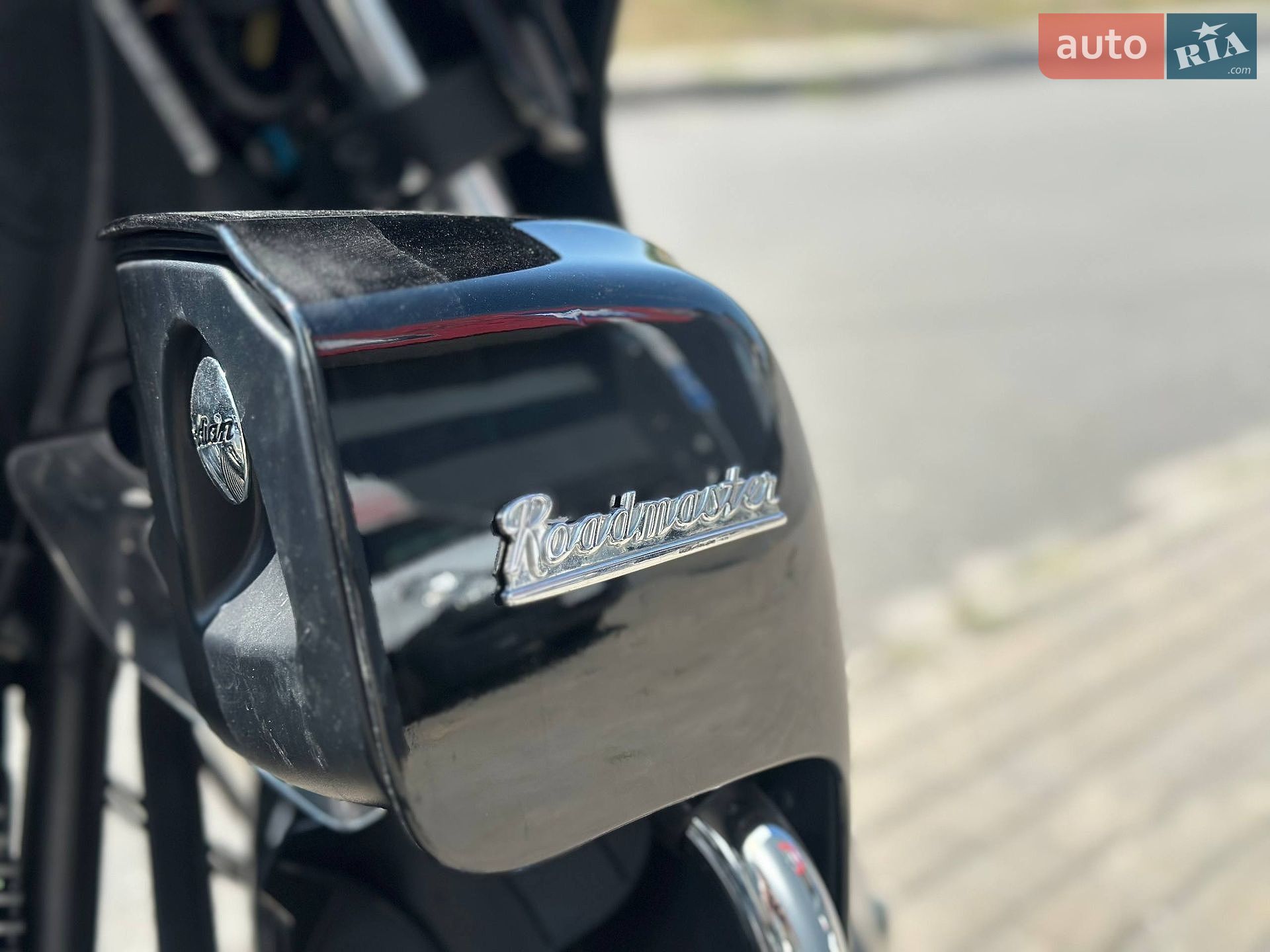 Indian Roadmaster 2017 VIN 56KTRAAA7H3354389 фото оголошення 6 з 14