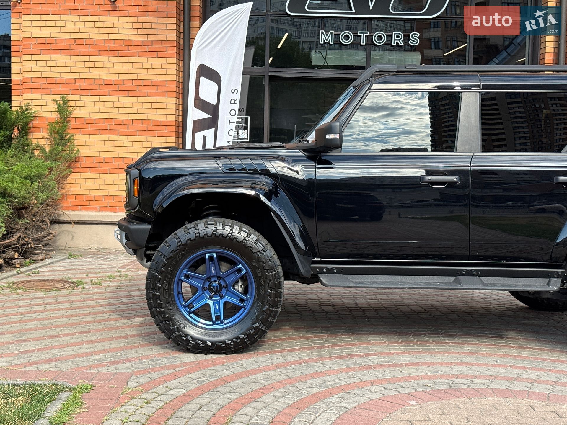Ford Bronco 2024 VIN 1FMEE0RR8RLB33346 фото оголошення 4 з 53