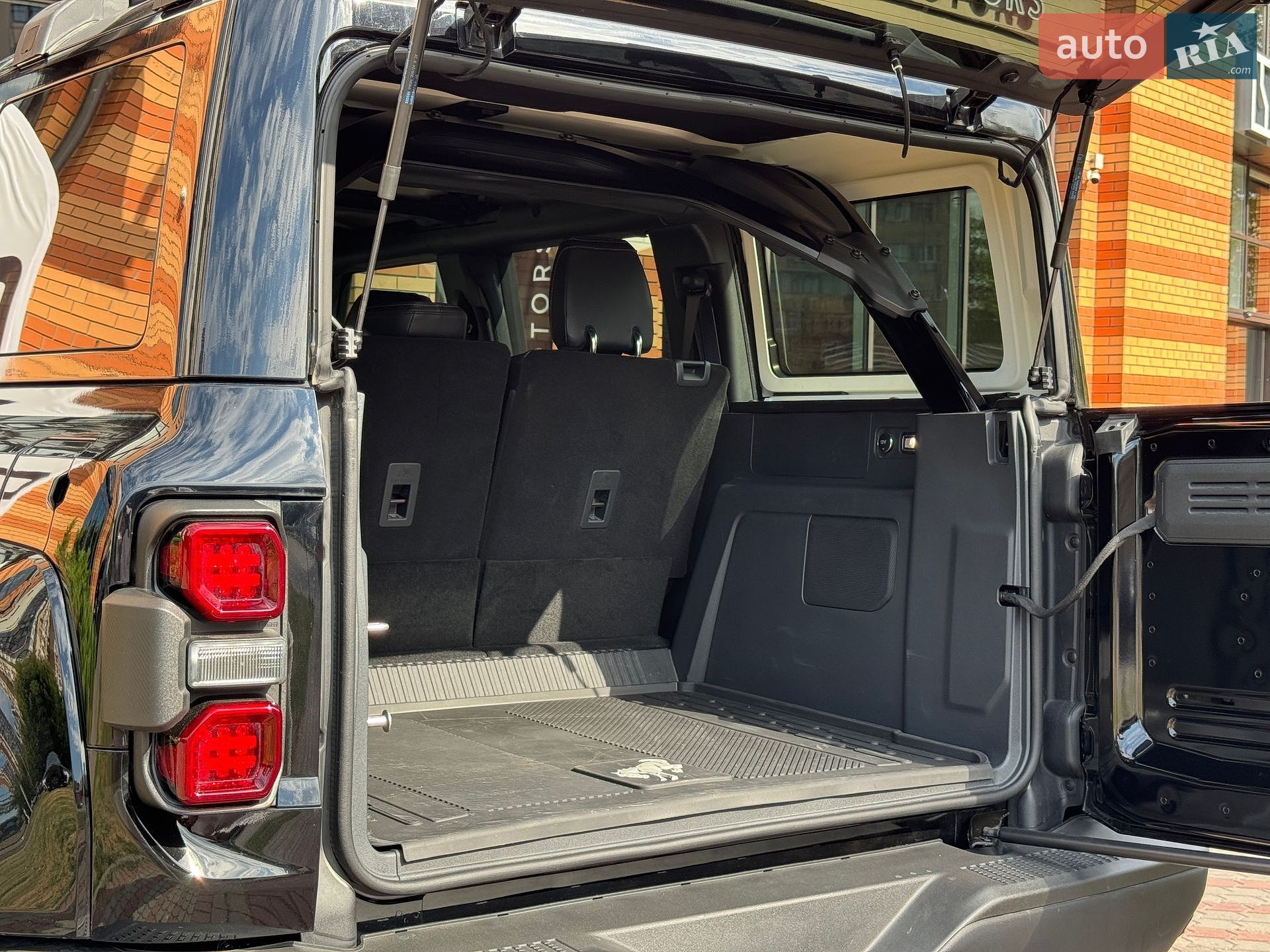 Ford Bronco 2024 VIN 1FMEE0RR8RLB33346 фото оголошення 11 з 53