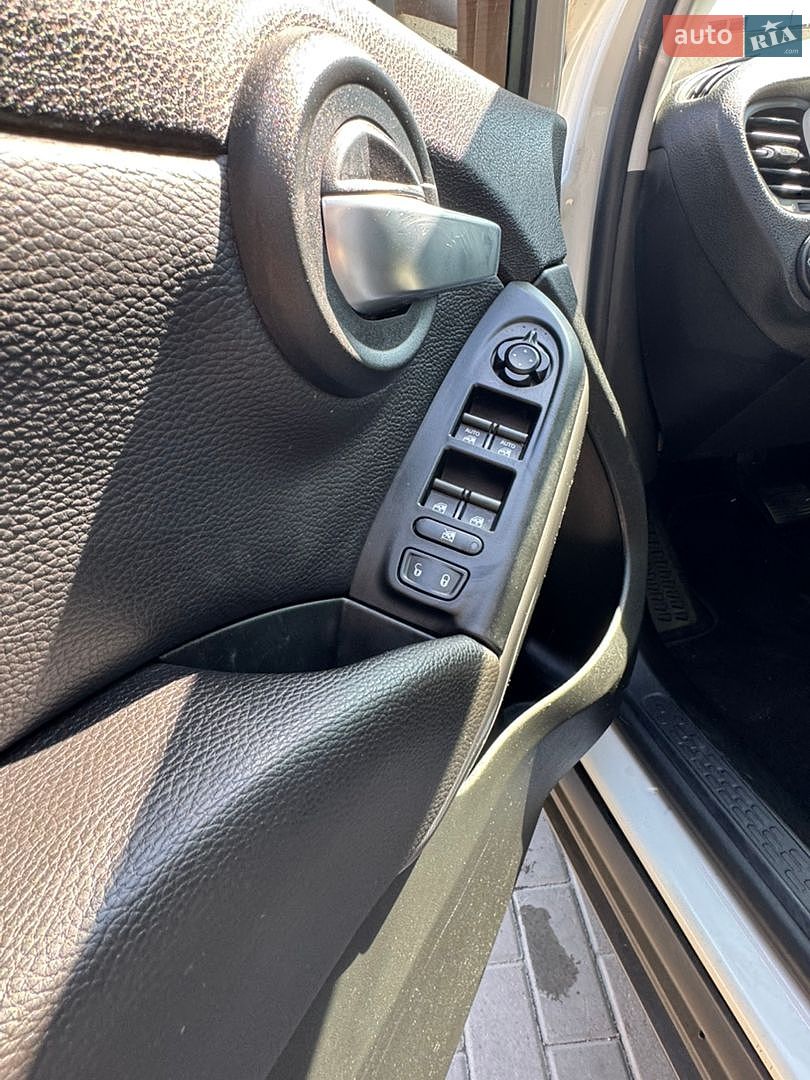 Fiat 500x 2019 VIN ZFBNFYB19KP776648 фото оголошення 13 з 19