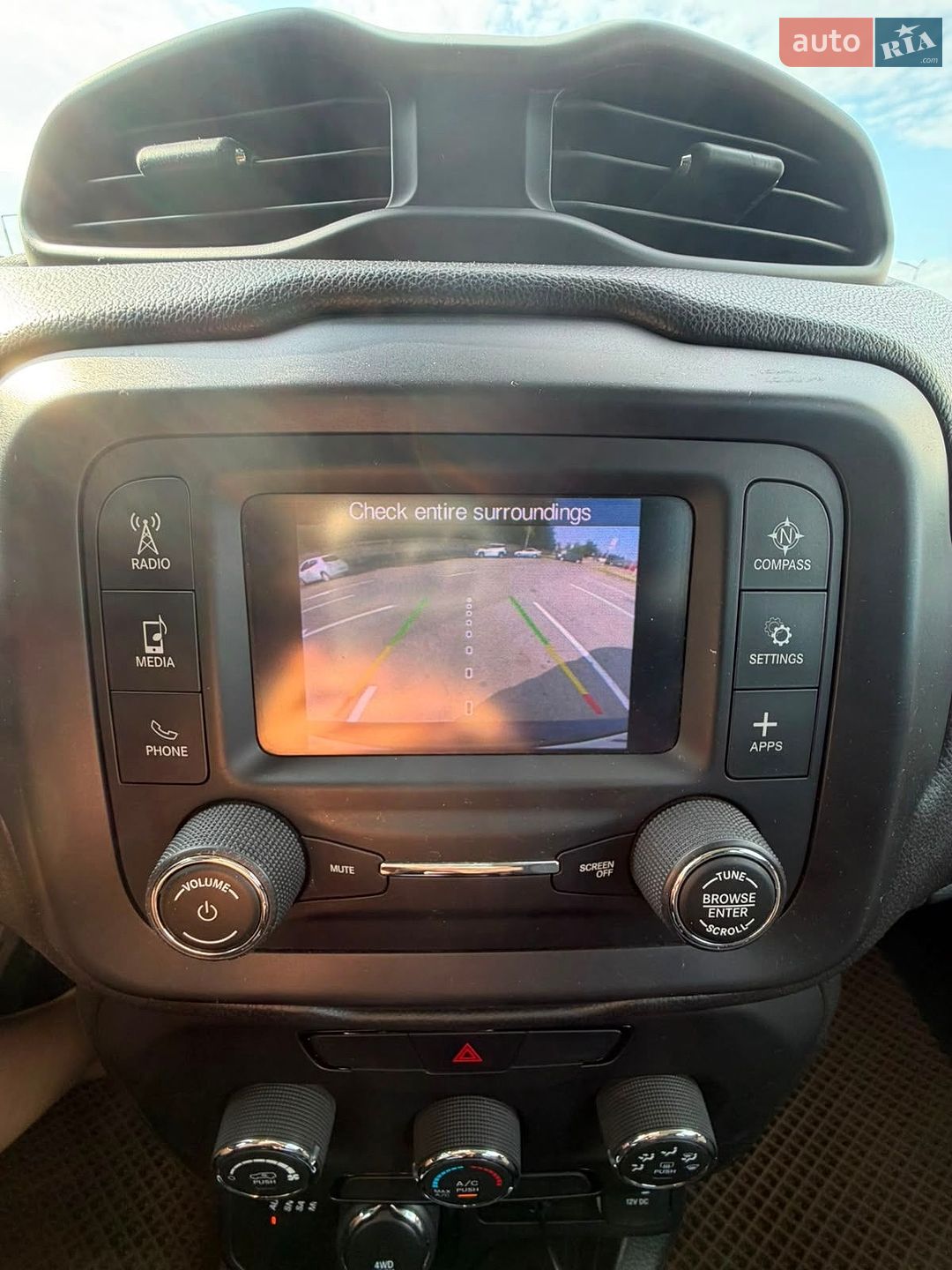 Jeep Renegade 2019 VIN ZACNJBAB5KPJ82366 фото оголошення 18 з 31