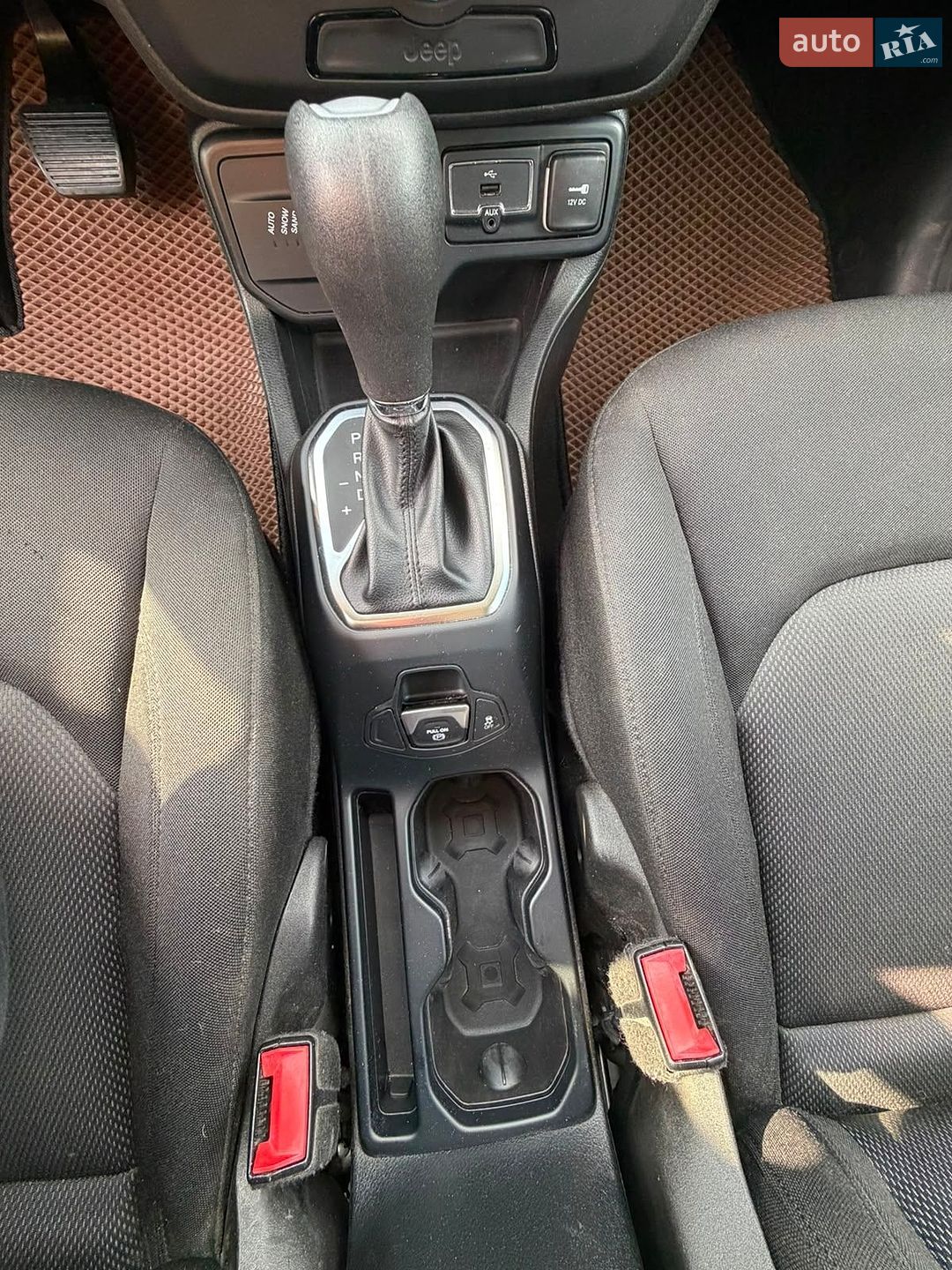 Jeep Renegade 2019 VIN ZACNJBAB5KPJ82366 фото оголошення 16 з 31