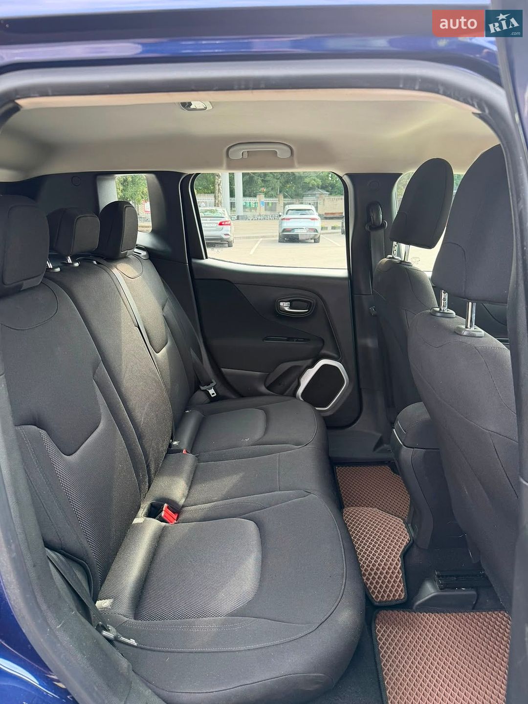 Jeep Renegade 2019 VIN ZACNJBAB5KPJ82366 фото оголошення 22 з 31