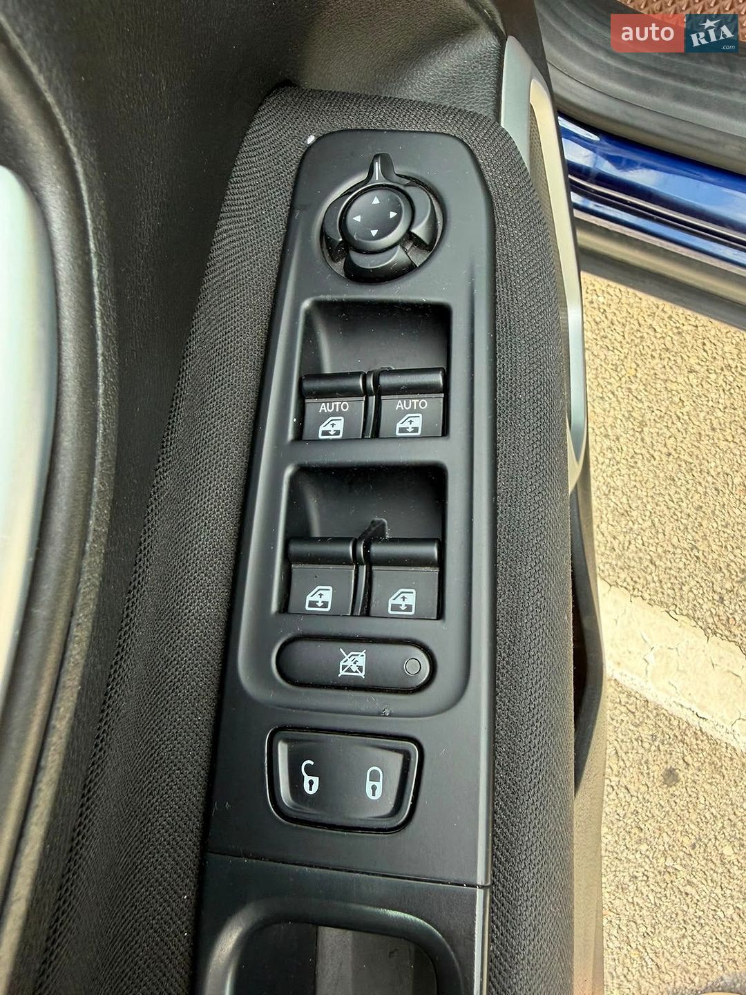 Jeep Renegade 2019 VIN ZACNJBAB5KPJ82366 фото оголошення 24 з 31