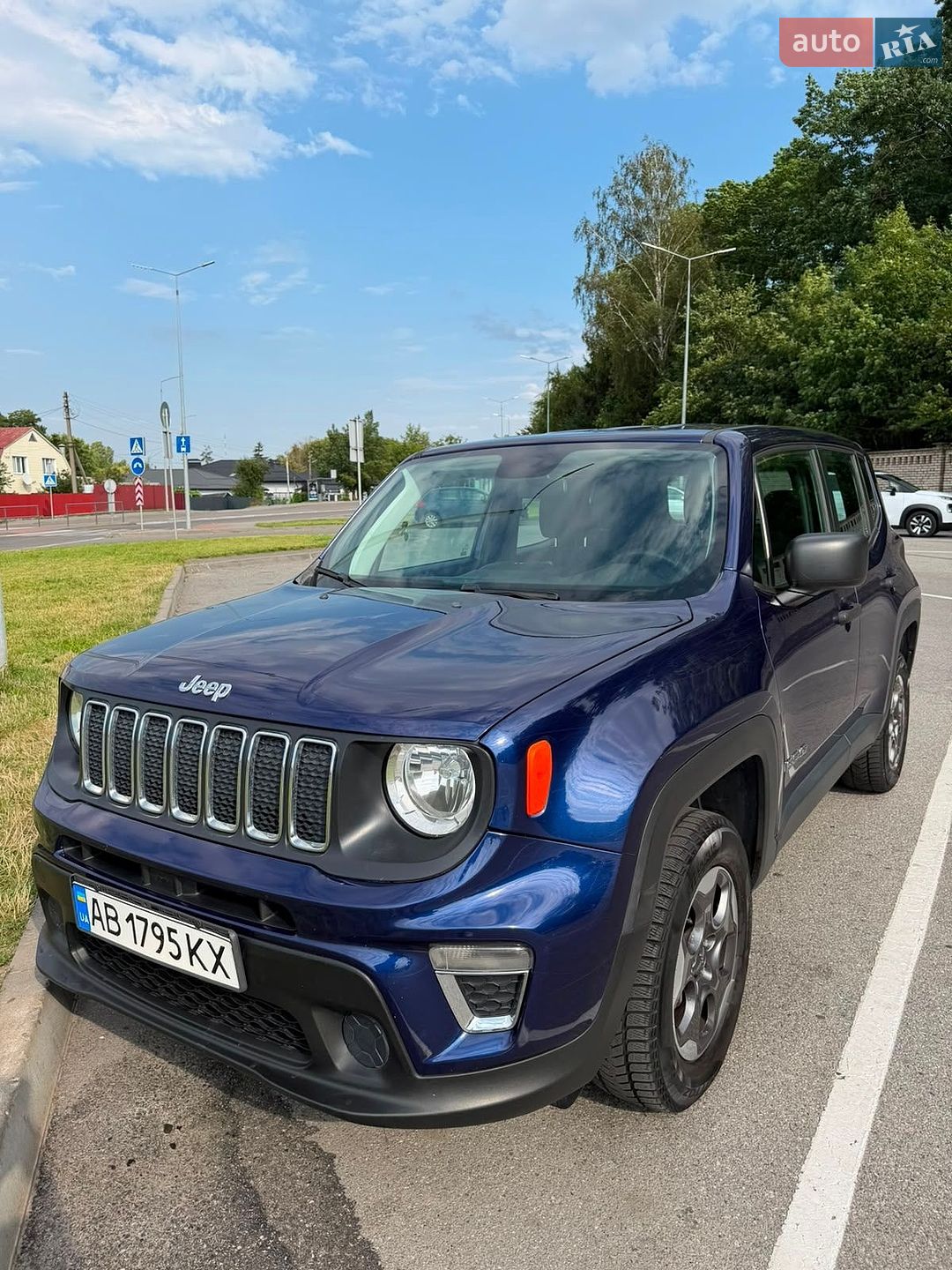 Jeep Renegade 2019 VIN ZACNJBAB5KPJ82366 фото оголошення 3 з 31