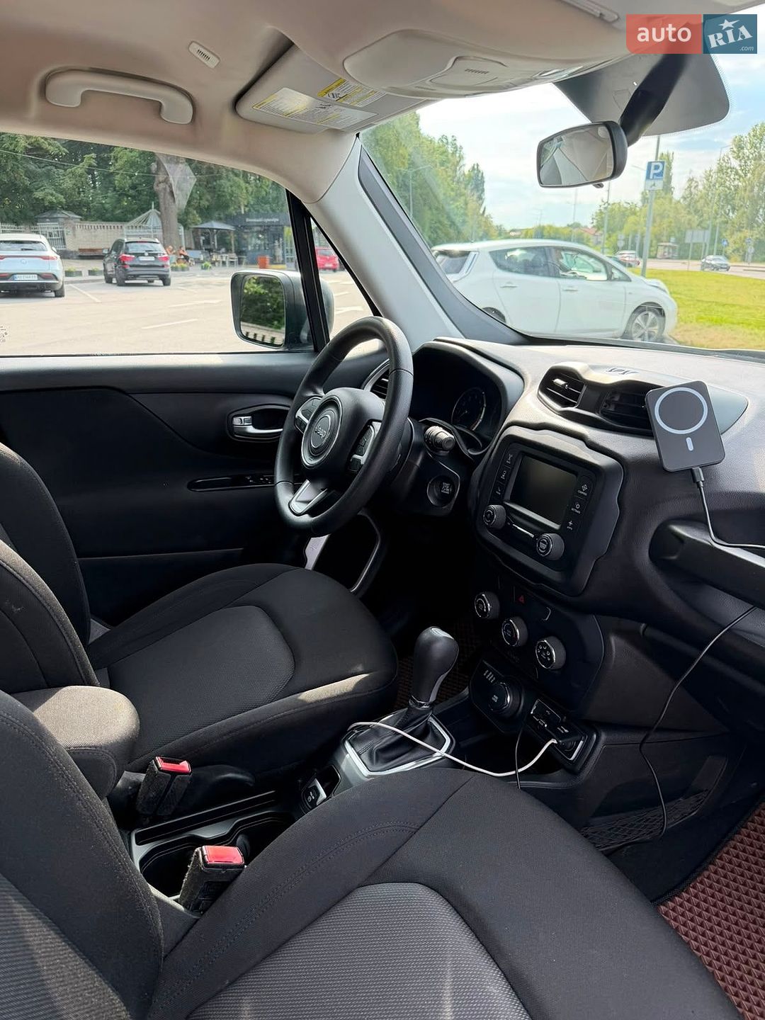 Jeep Renegade 2019 VIN ZACNJBAB5KPJ82366 фото оголошення 29 з 31