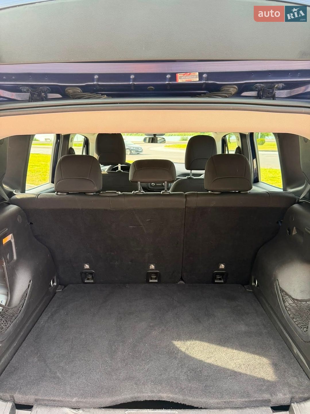 Jeep Renegade 2019 VIN ZACNJBAB5KPJ82366 фото оголошення 30 з 31