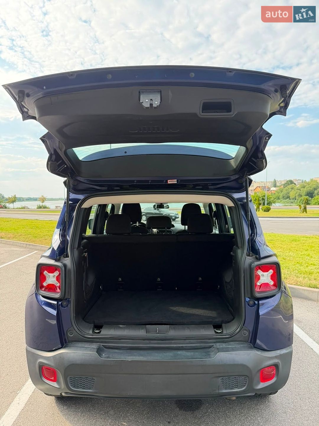 Jeep Renegade 2019 VIN ZACNJBAB5KPJ82366 фото оголошення 31 з 31