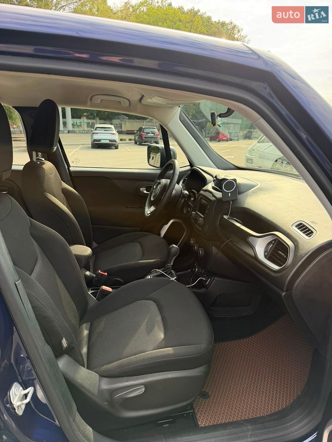 Jeep Renegade 2019 VIN ZACNJBAB5KPJ82366 фото оголошення 23 з 31