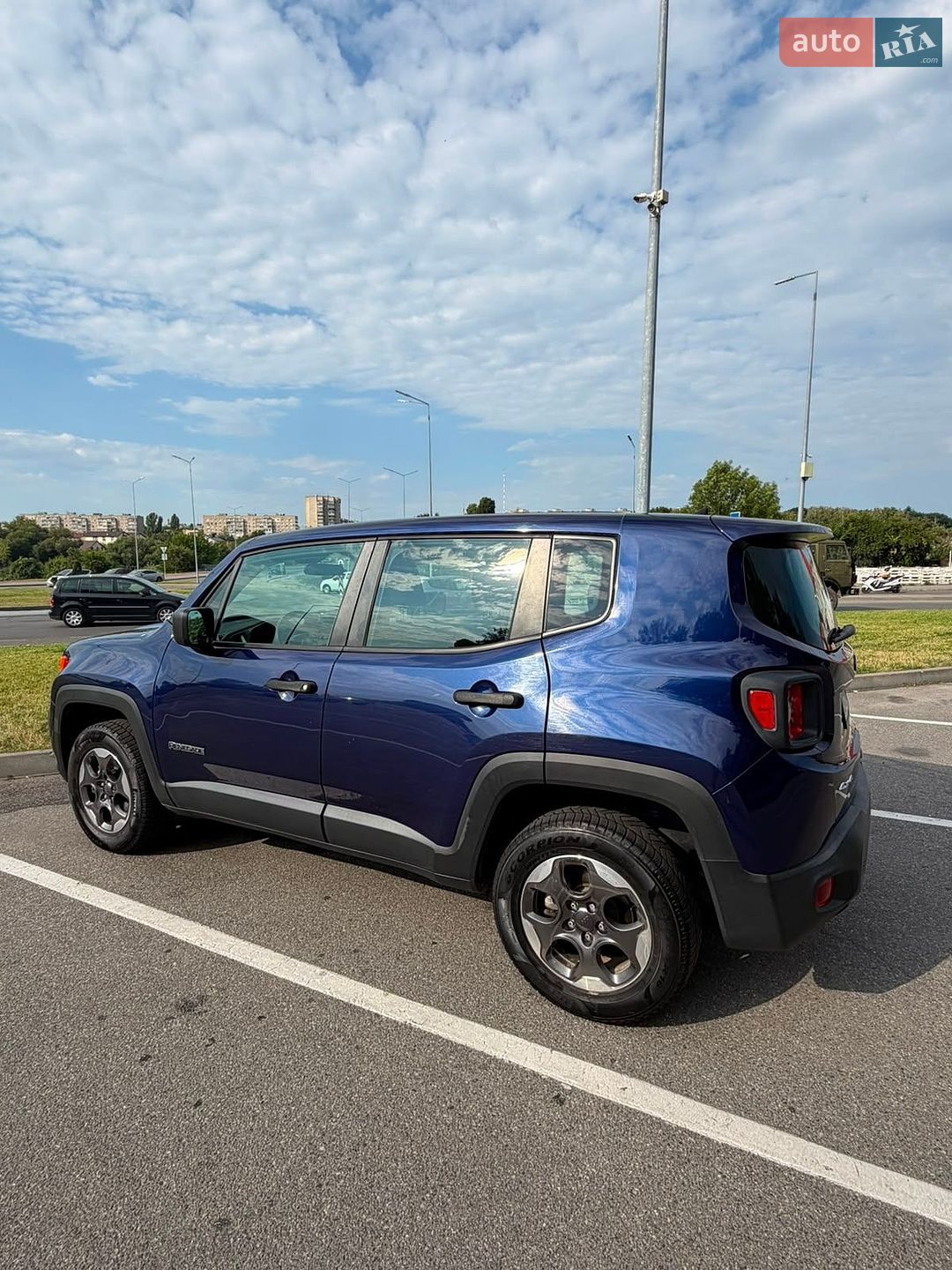 Jeep Renegade 2019 VIN ZACNJBAB5KPJ82366 фото оголошення 7 з 31