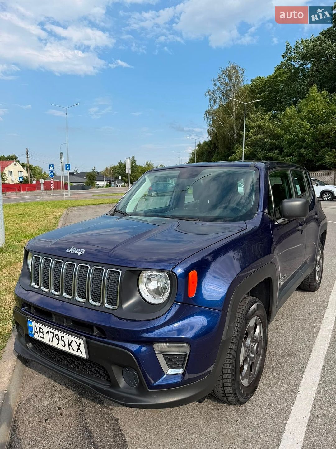 Jeep Renegade 2019 VIN ZACNJBAB5KPJ82366 фото оголошення 4 з 31