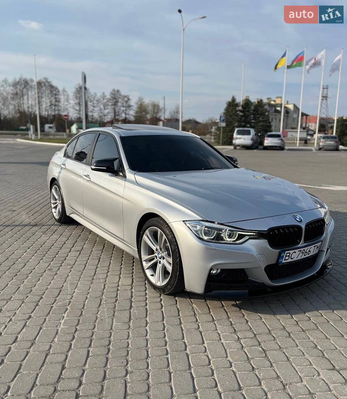 BMW 3 Series 2015 VIN WBA3A5G58FNS87377 фото оголошення 2 з 9