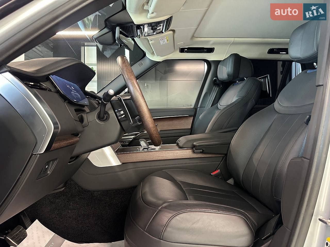 Land Rover Range Rover 2024 VIN SALKA9B4XRA077081 фото оголошення 19 з 45