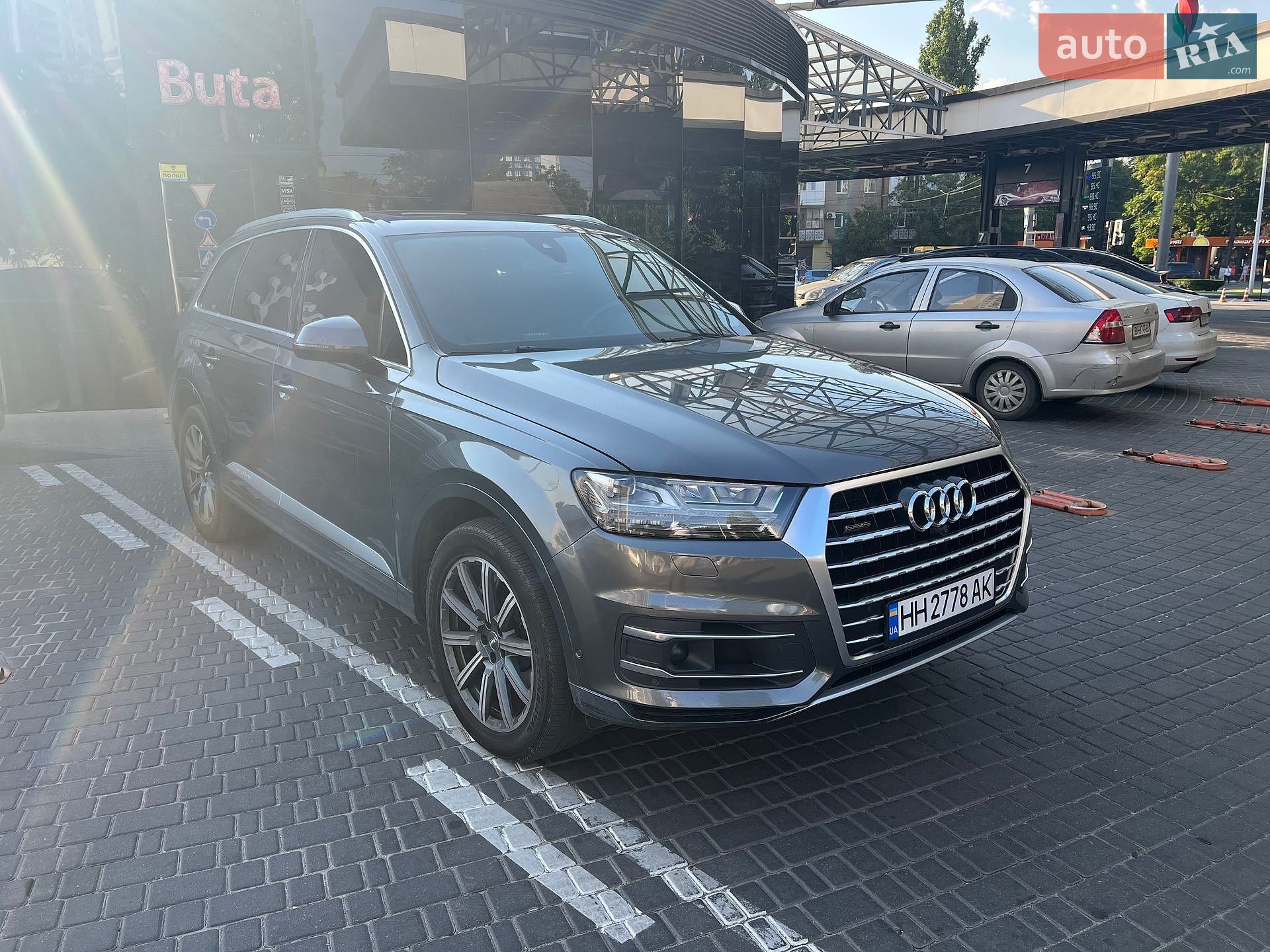 Audi Q7 2018 VIN WA1LAAF75KD010565 фото оголошення 2 з 10