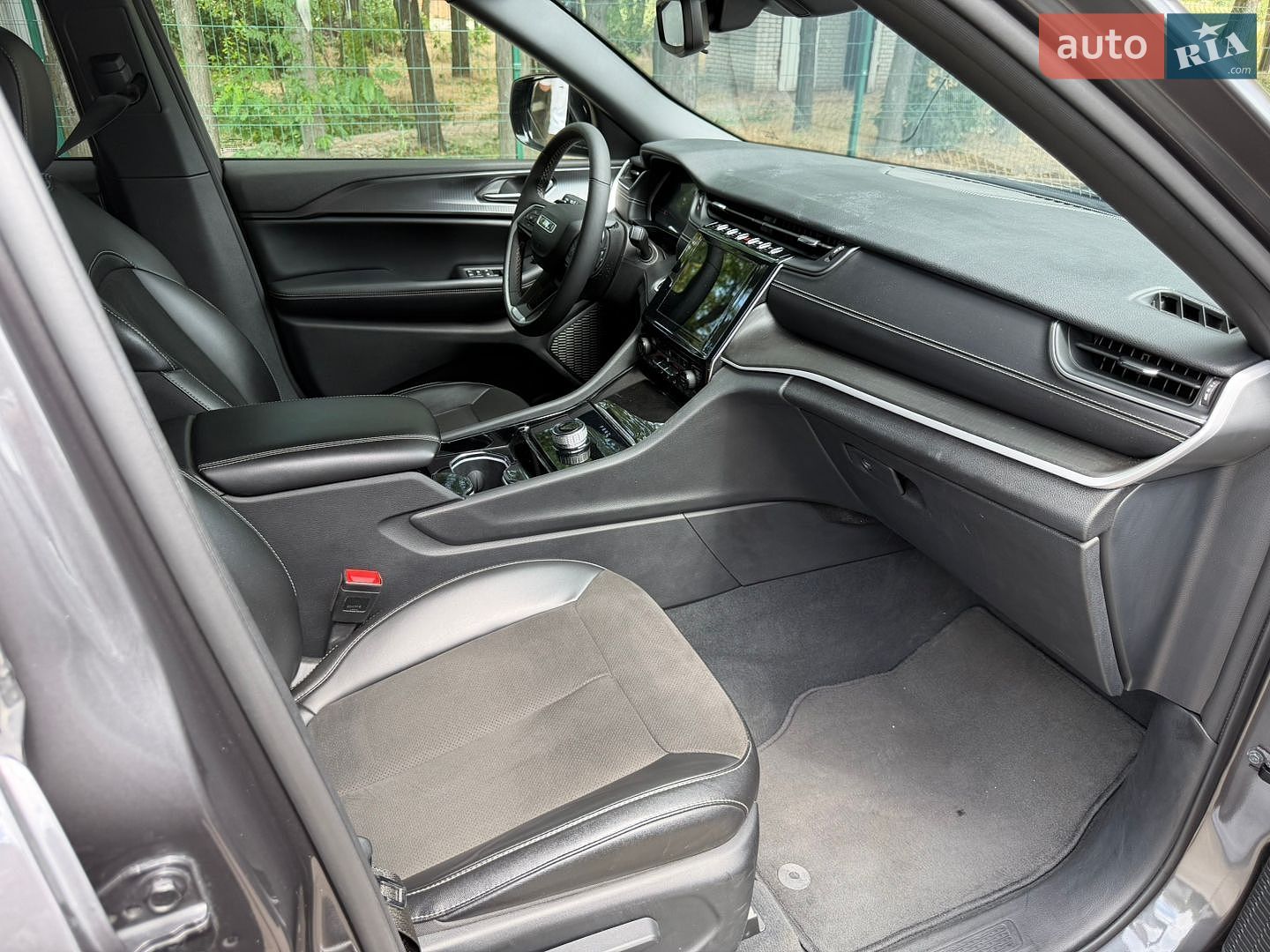 Jeep Grand Cherokee 2023 VIN 1C4RJHAG1PC540254 фото оголошення 3 з 11