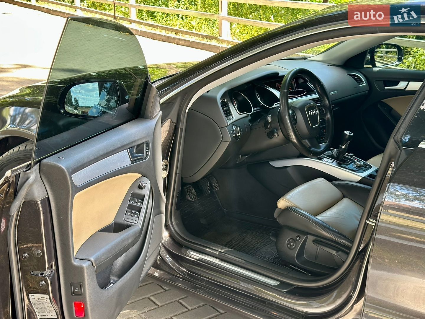 Audi A5 2011 VIN WAUZZZ8T8BA015663 фото оголошення 4 з 9