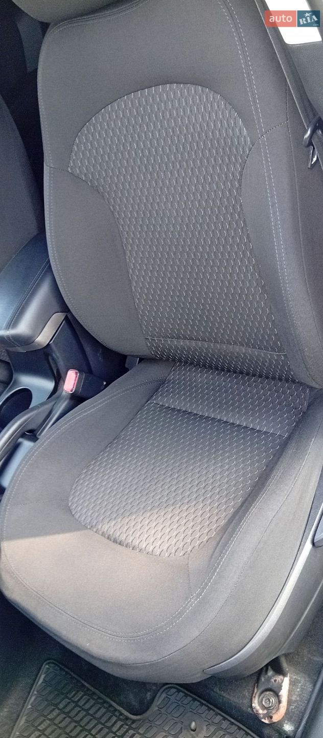 Hyundai ix35 2010 VIN U5YZT81AABL064257 фото оголошення 13 з 22