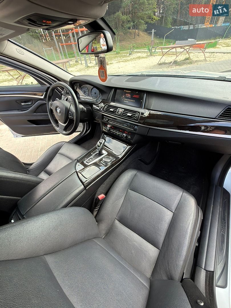 BMW 5 Series 2016 VIN WBA5A5C58GG350773 фото оголошення 12 з 14