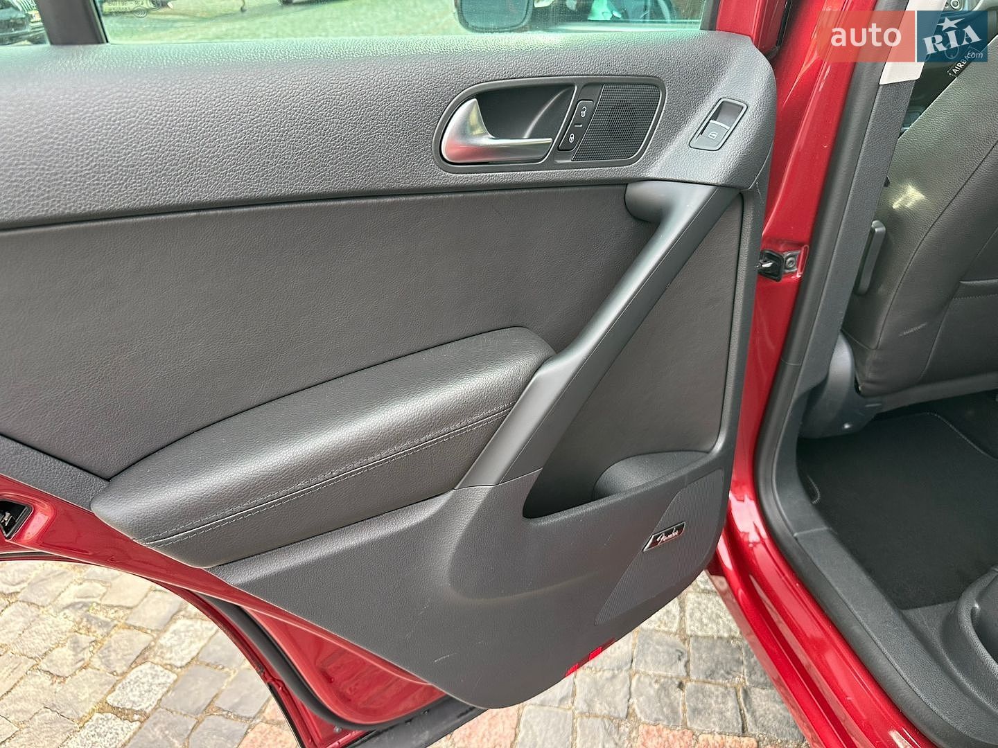 Volkswagen Tiguan 2015 VIN WVGAV7AX2FW109197 фото оголошення 16 з 22