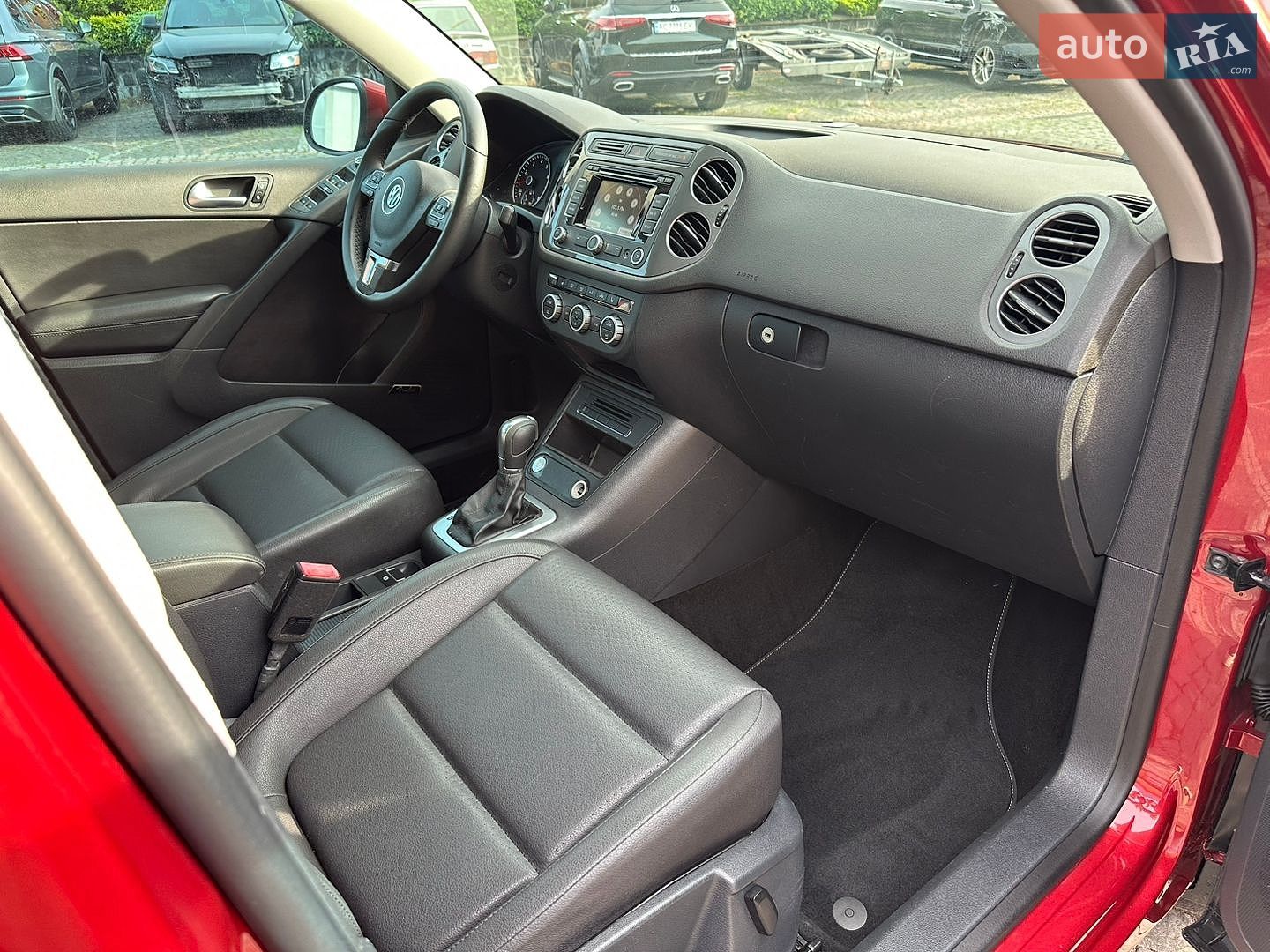 Volkswagen Tiguan 2015 VIN WVGAV7AX2FW109197 фото оголошення 12 з 22