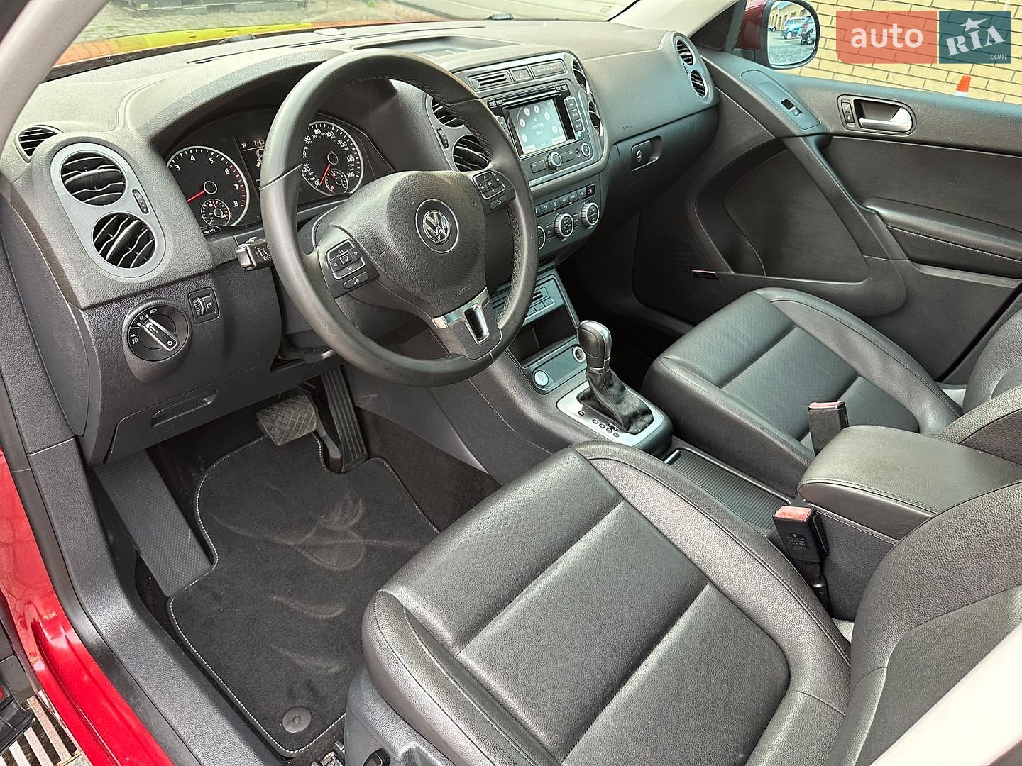 Volkswagen Tiguan 2015 VIN WVGAV7AX2FW109197 фото оголошення 11 з 22