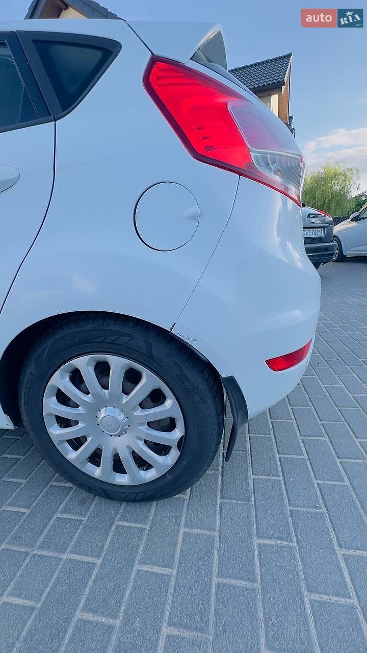 Ford Fiesta 2016 VIN WF0DXXGAKDGS42818 фото оголошення 13 з 14