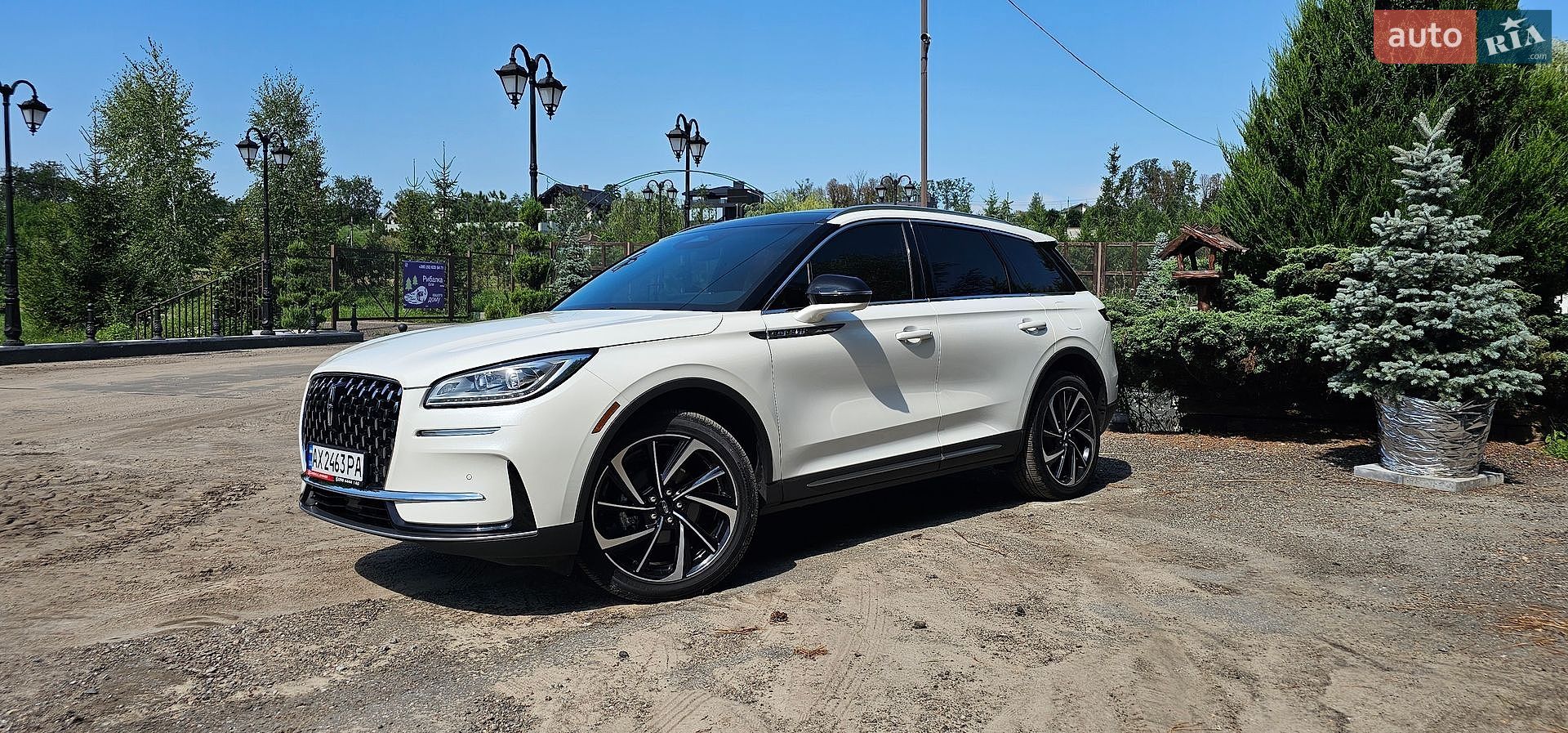 Lincoln Corsair 2024 VIN 5LMCJ2CA2RUL24981 фото оголошення 2 з 19