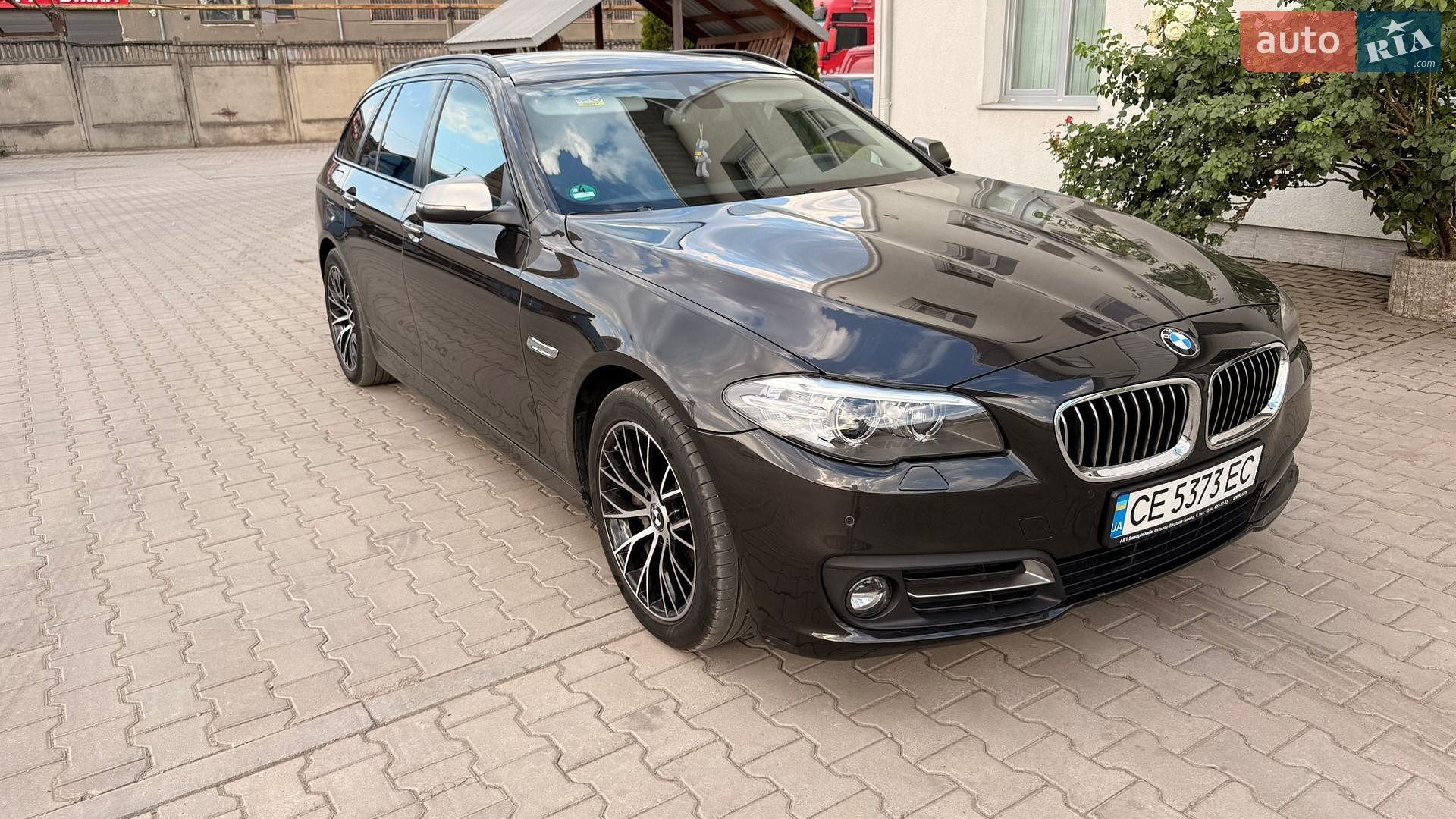 BMW 5 Series 2016 VIN WBA5J710X0GZ77435 фото оголошення 4 з 13