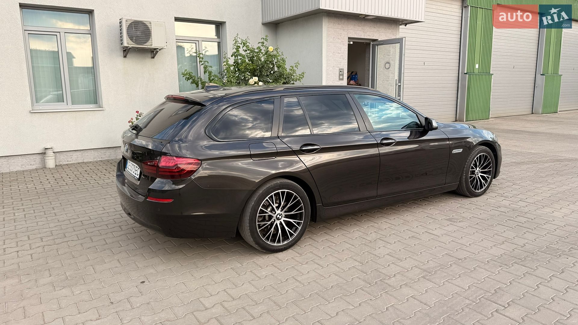 BMW 5 Series 2016 VIN WBA5J710X0GZ77435 фото оголошення 6 з 13