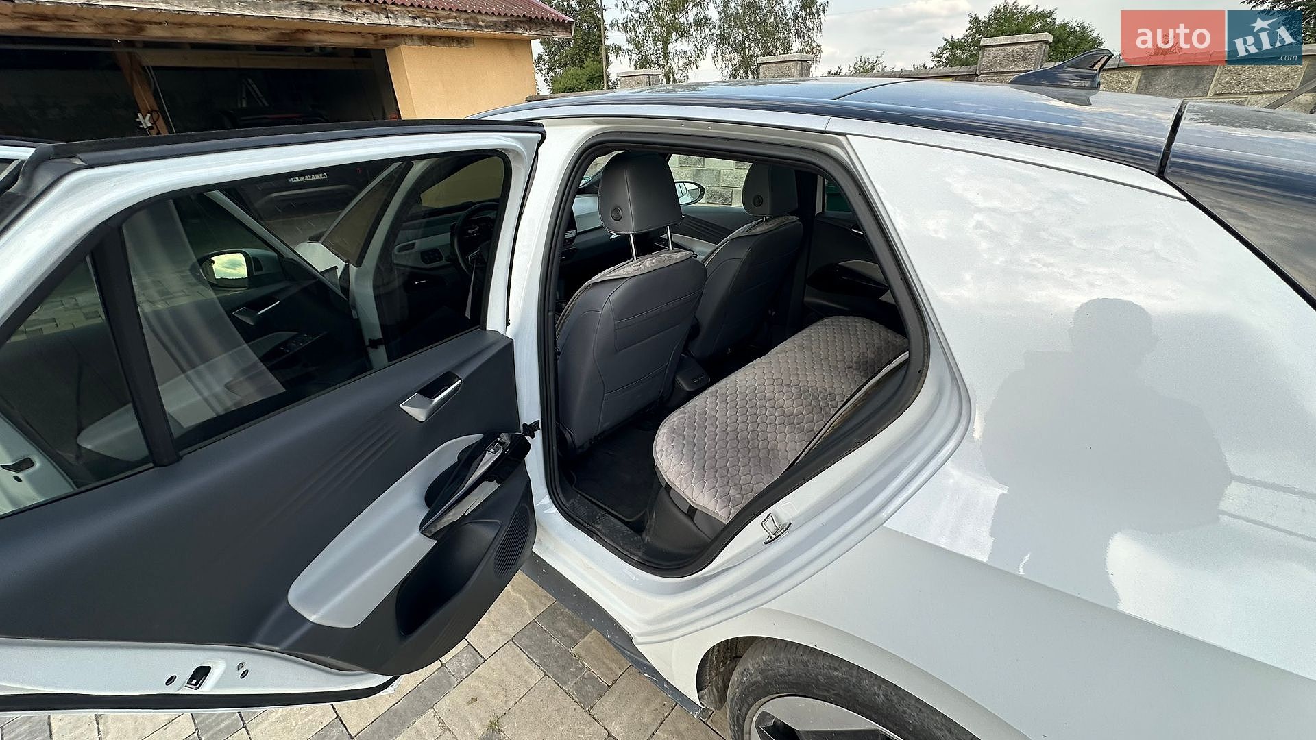 Volkswagen ID.3 2020 VIN WVWZZZE1ZLP012623 фото оголошення 2 з 16