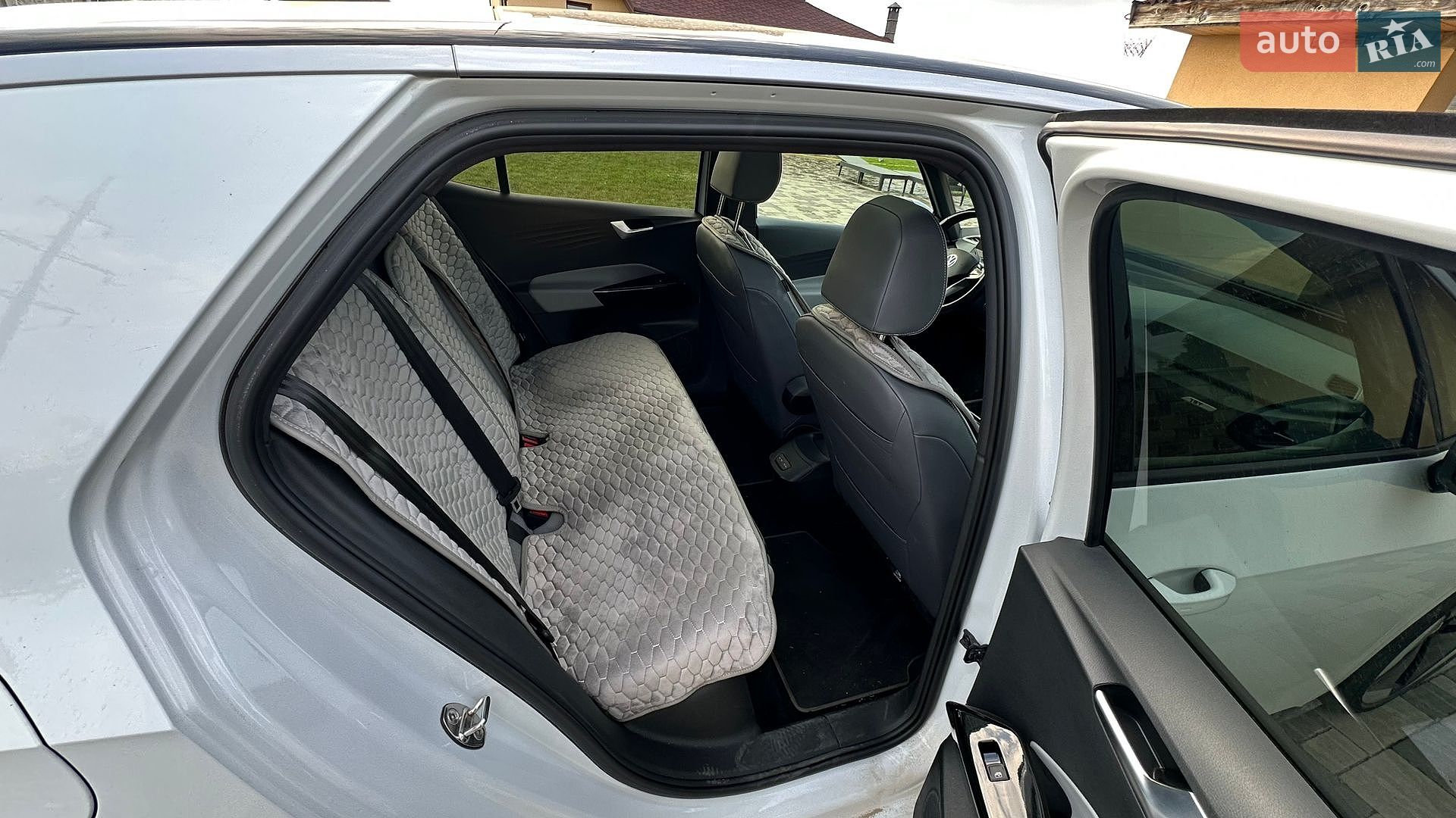 Volkswagen ID.3 2020 VIN WVWZZZE1ZLP012623 фото оголошення 8 з 16