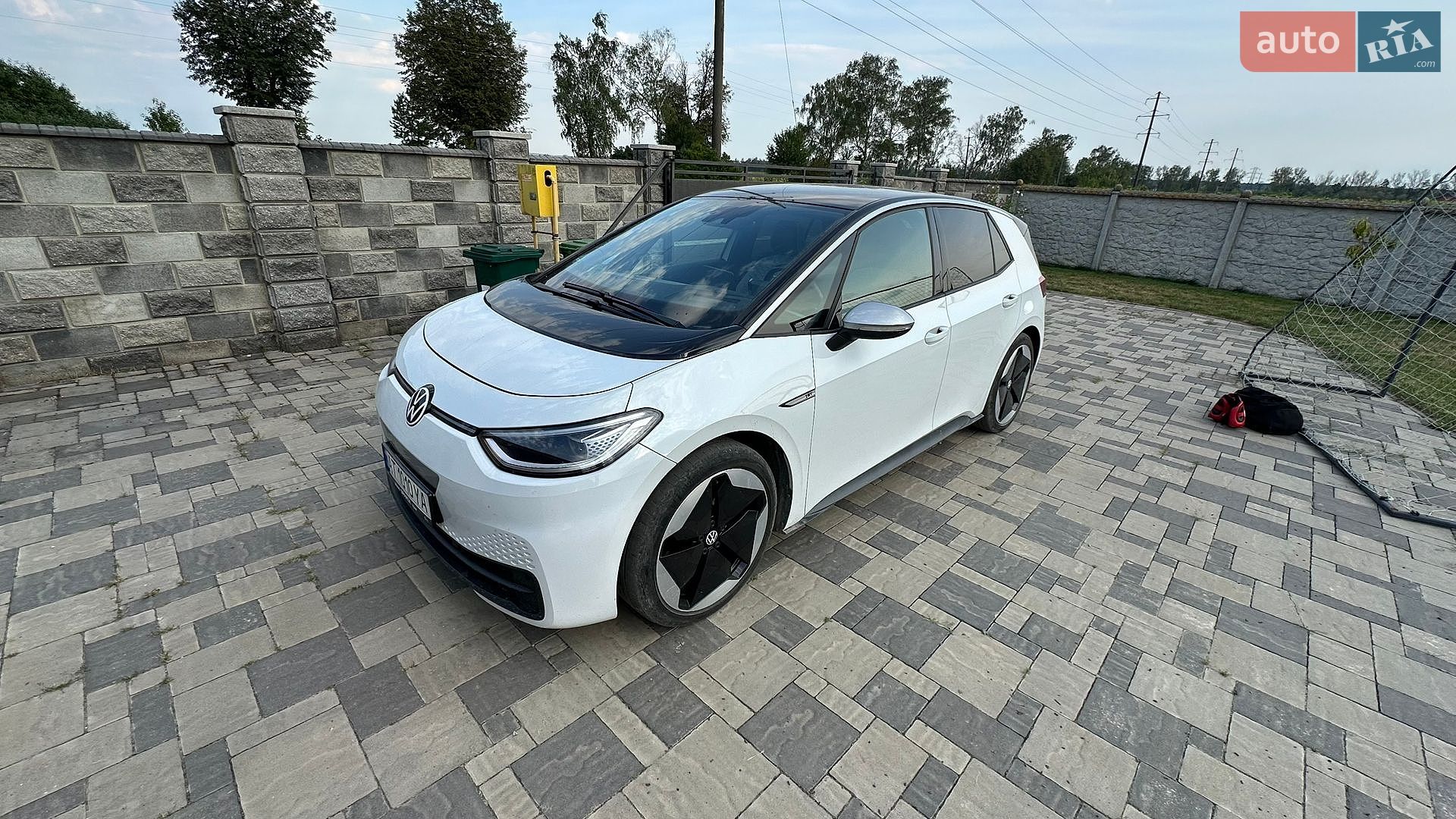 Volkswagen ID.3 2020 VIN WVWZZZE1ZLP012623 фото оголошення 12 з 16