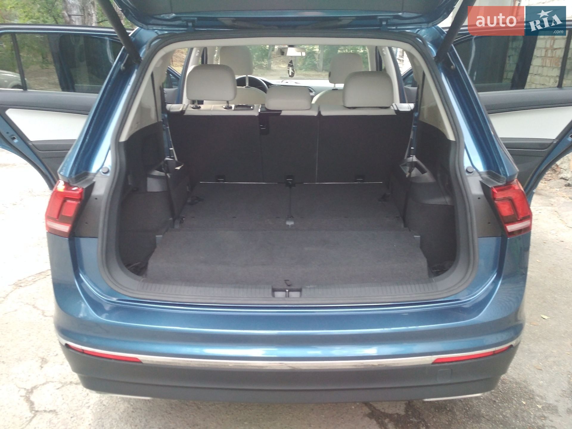 Volkswagen Tiguan Allspace 2017 VIN 3VV2B7AX4JM053873 фото оголошення 19 з 23