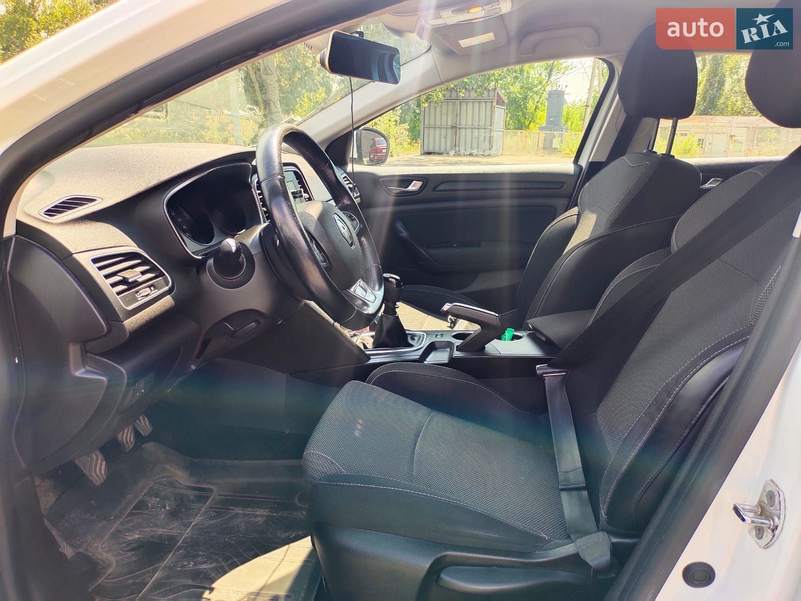 Renault Megane 2017 VIN VF1RFB00058541381 фото оголошення 12 з 17