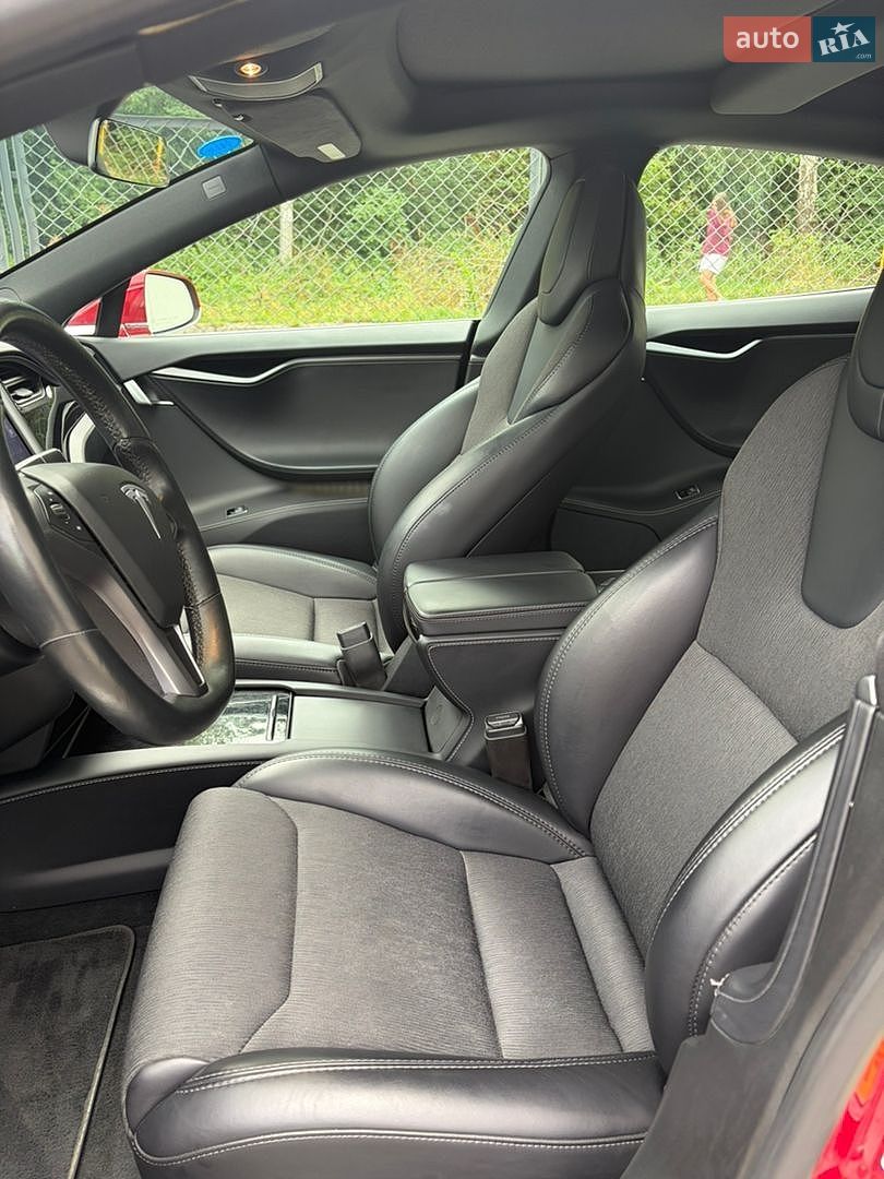 Tesla Model S 2018 VIN 5YJSA1E2XJF260074 фото оголошення 20 з 32