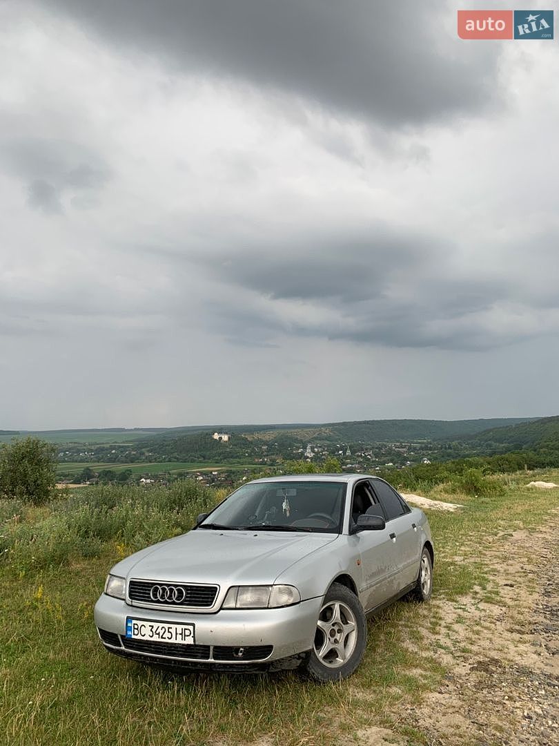 Audi A4 1995 VIN WAUZZZ8DZSA028252 фото оголошення 4 з 11