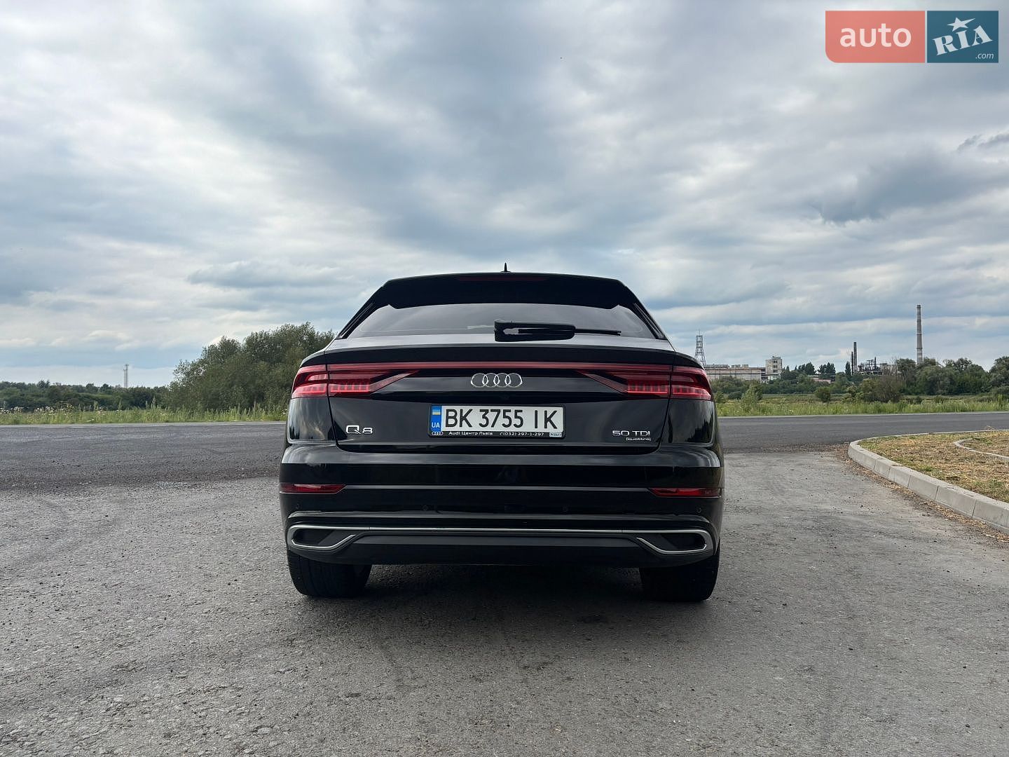 Audi Q8 2021 VIN WAUZZZF17MD031095 фото оголошення 7 з 37