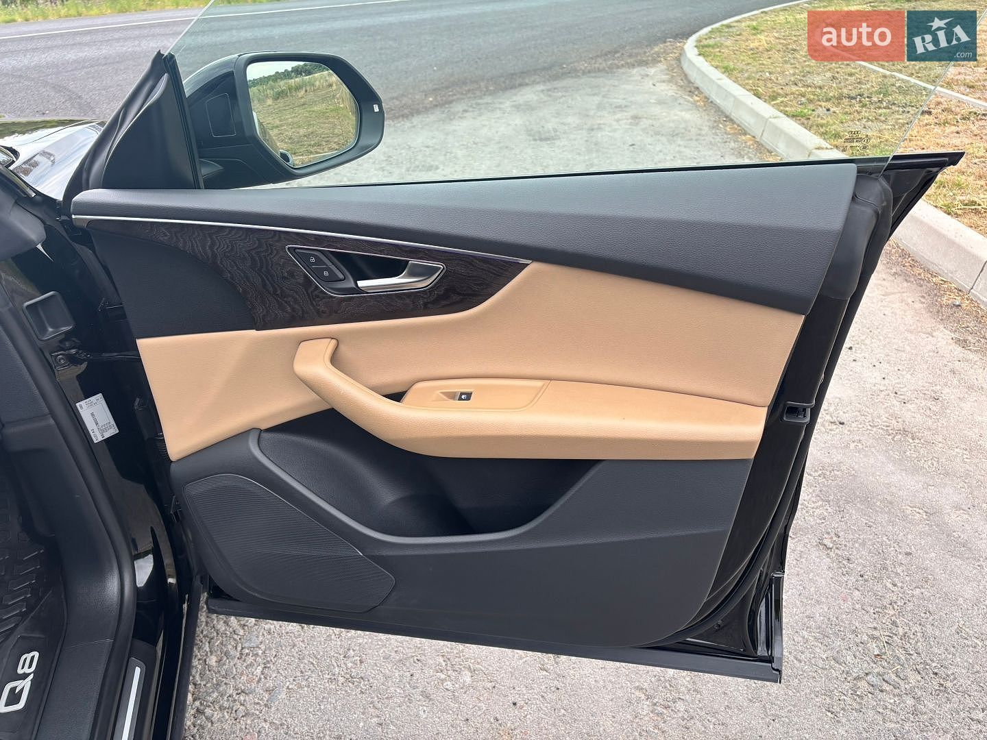 Audi Q8 2021 VIN WAUZZZF17MD031095 фото оголошення 15 з 37