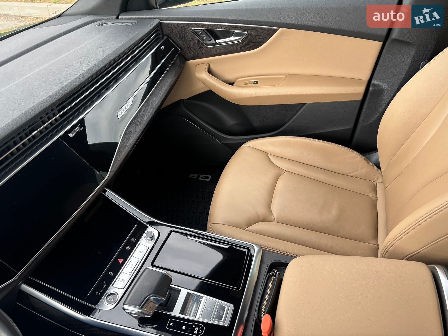 Audi Q8 2021 VIN WAUZZZF17MD031095 фото оголошення 24 з 37