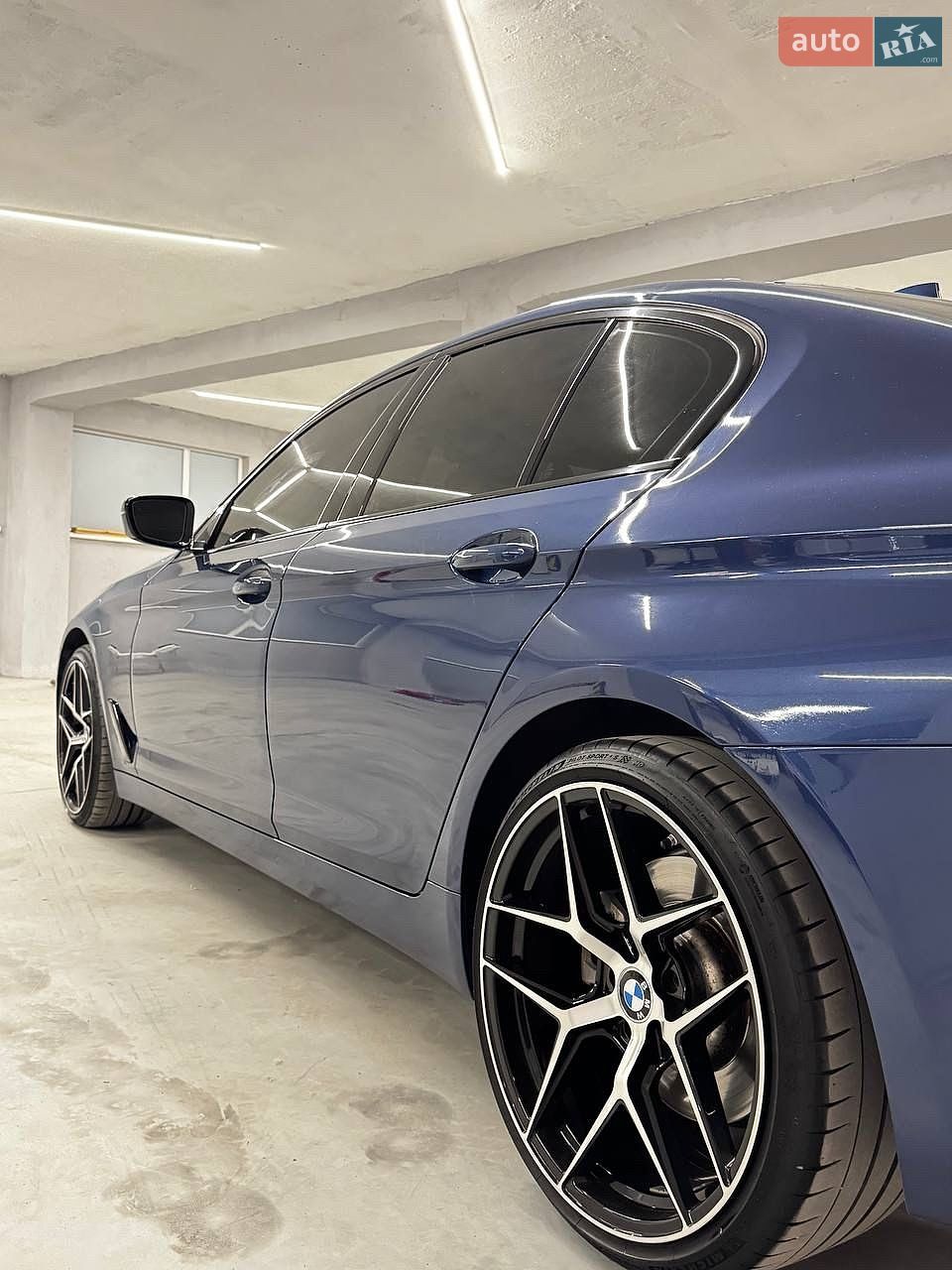 BMW 5 Series 2021 VIN WBA73BJ09MWX18159 фото оголошення 8 з 14