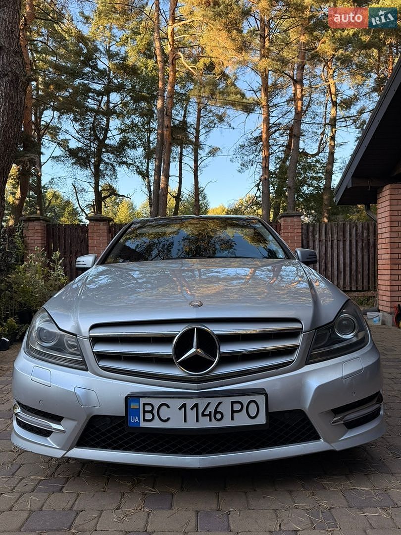 Mercedes-Benz C-Class 2011 VIN WDDGF4JB8CA541175 фото оголошення 11 з 23