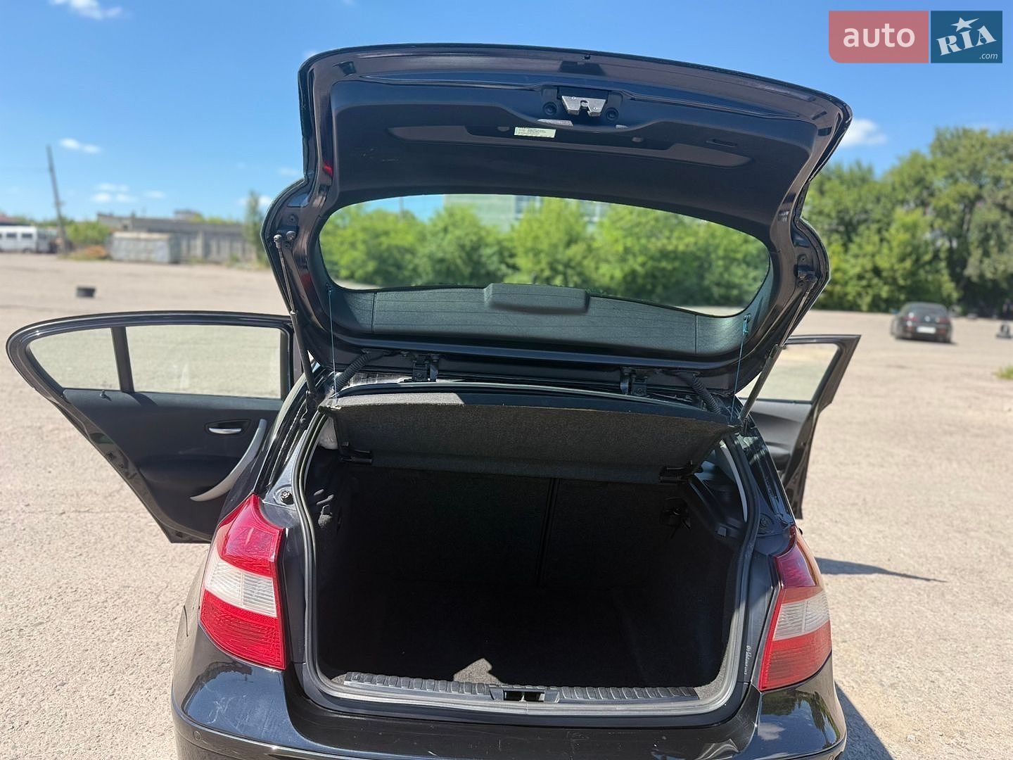 BMW 1 Series 2006 VIN WBAUF11010PT84119 фото оголошення 7 з 9
