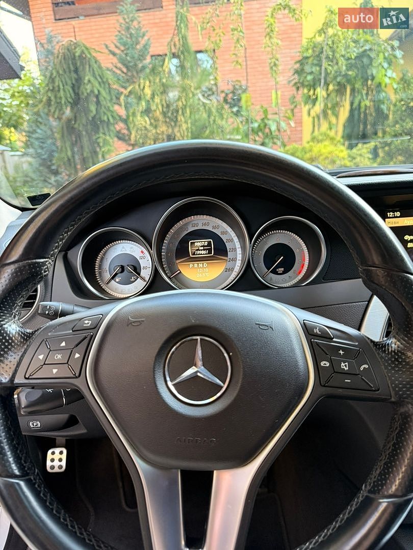 Mercedes-Benz C-Class 2011 VIN WDDGF4JB8CA541175 фото оголошення 19 з 23