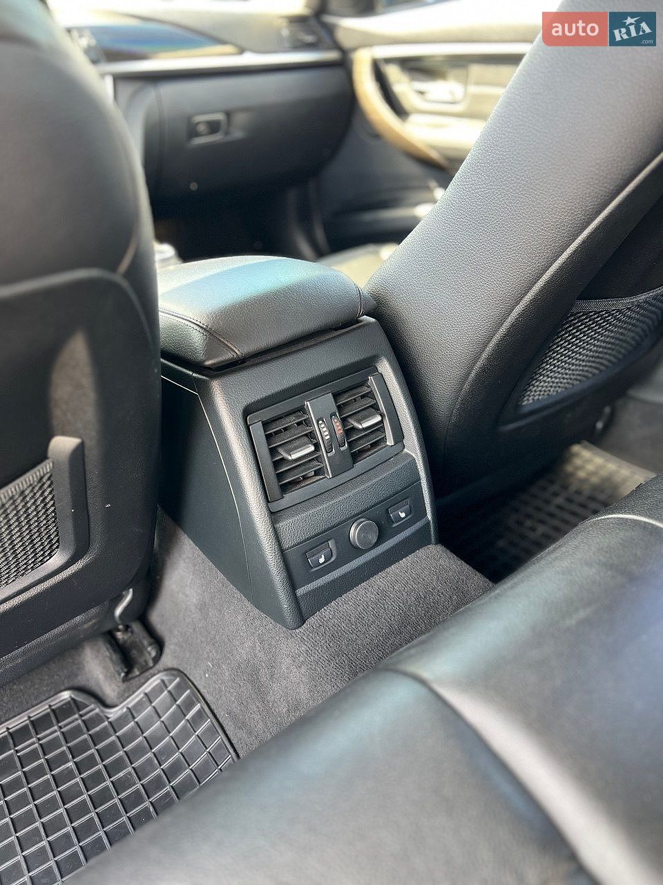 BMW 3 Series 2014 VIN WBA3B9C55EF588756 фото оголошення 18 з 26